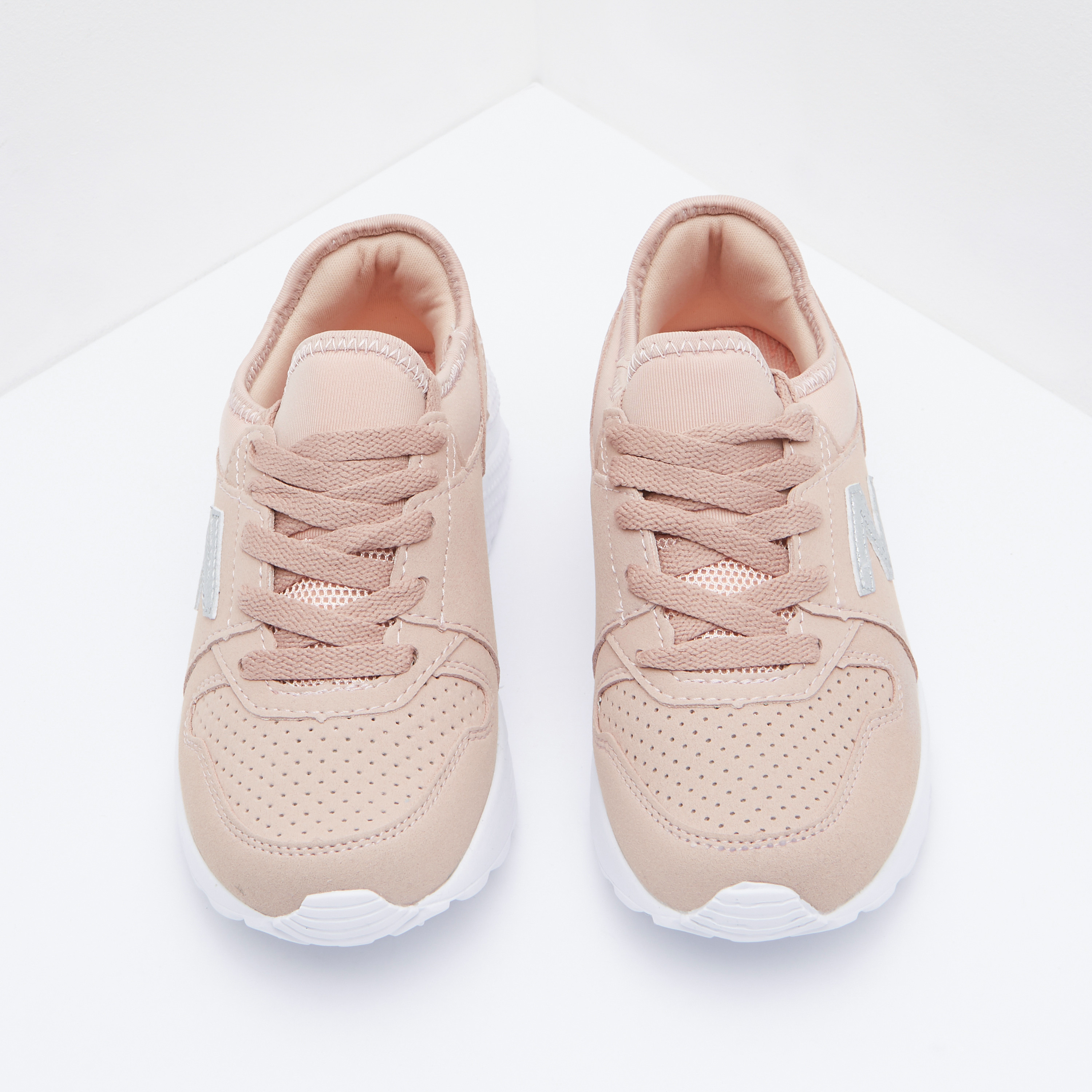 حذاء مشي بارز الملمس برباط وتفاصيل درزات للبنات-girls-shoes-sneakers-image-2