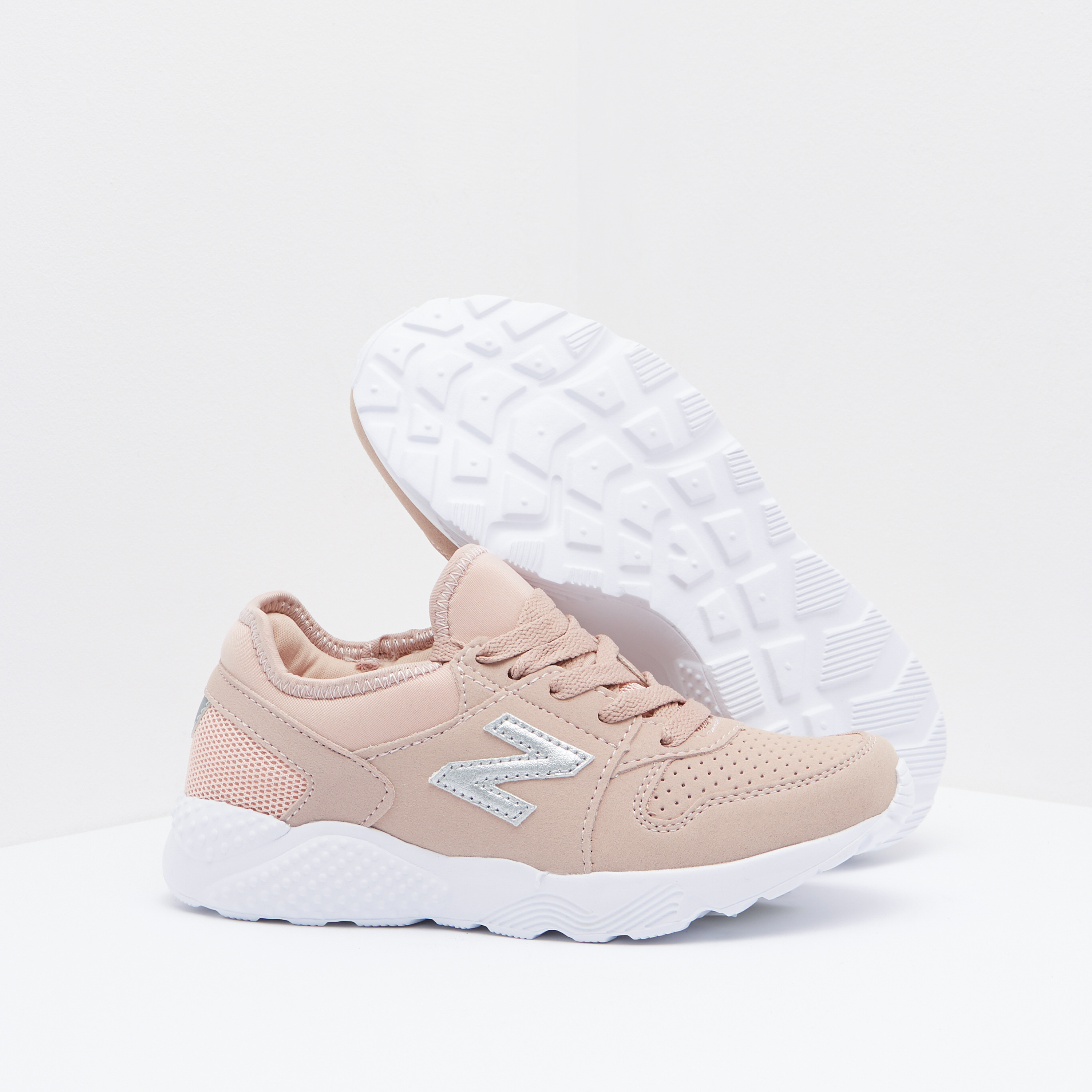 حذاء مشي بارز الملمس برباط وتفاصيل درزات للبنات-girls-shoes-sneakers-image-3