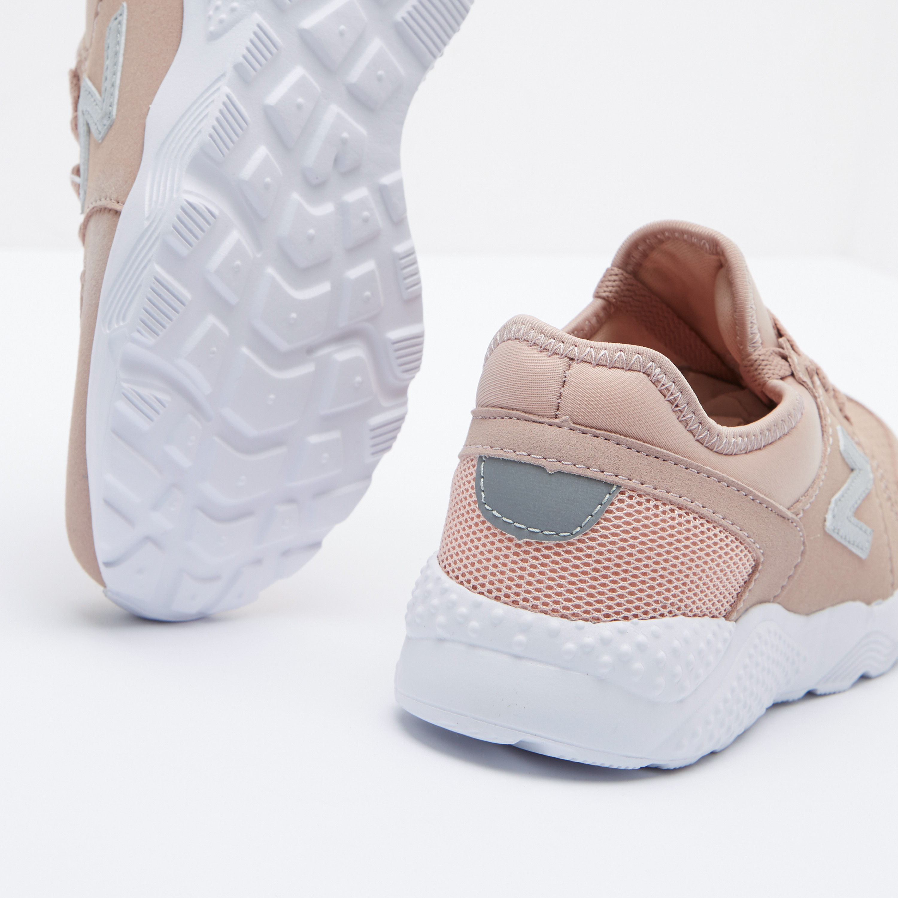 حذاء مشي بارز الملمس برباط وتفاصيل درزات للبنات-girls-shoes-sneakers-image-5