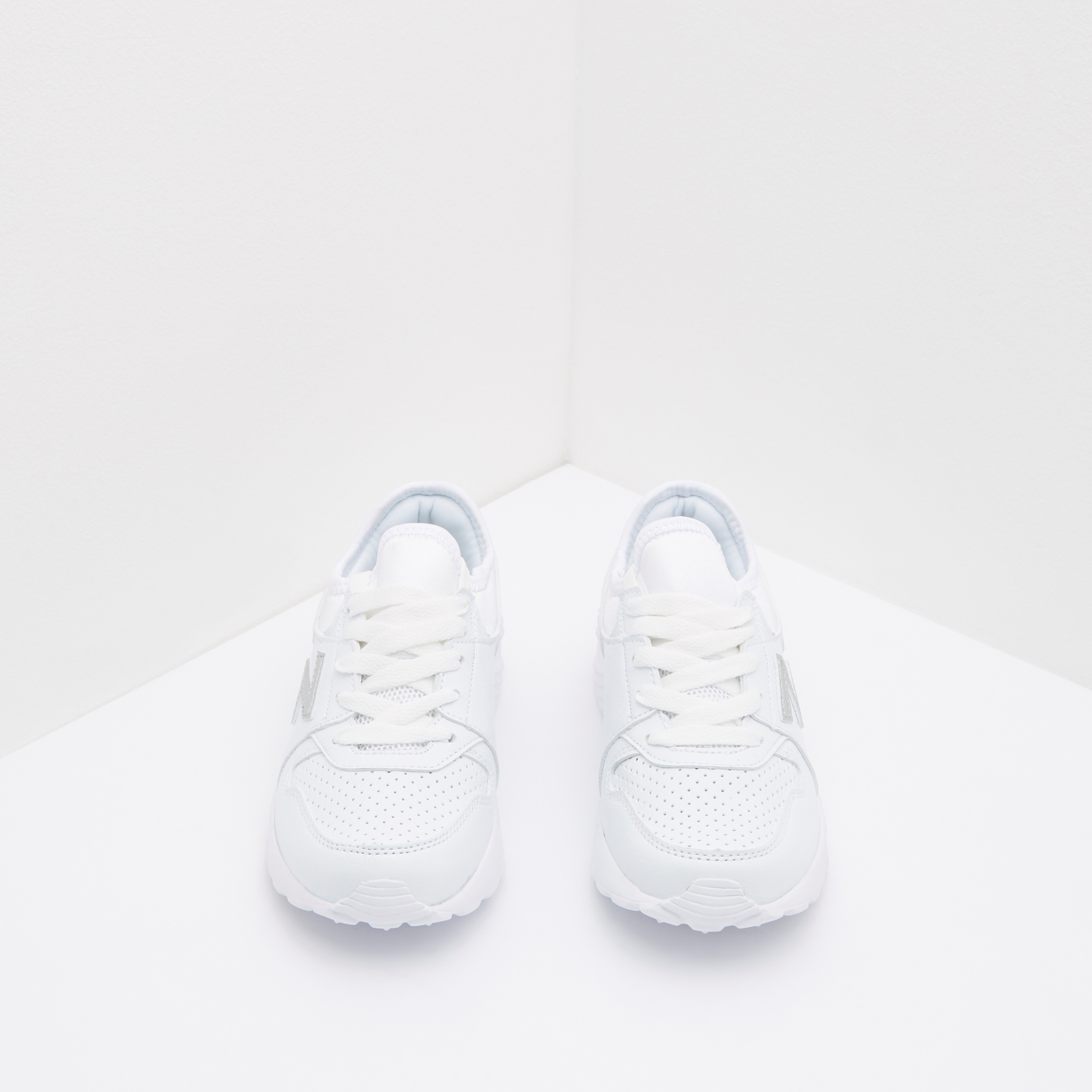 حذاء مشي بارز الملمس برباط وتفاصيل درزات للبنات-girls-shoes-sneakers-image-7