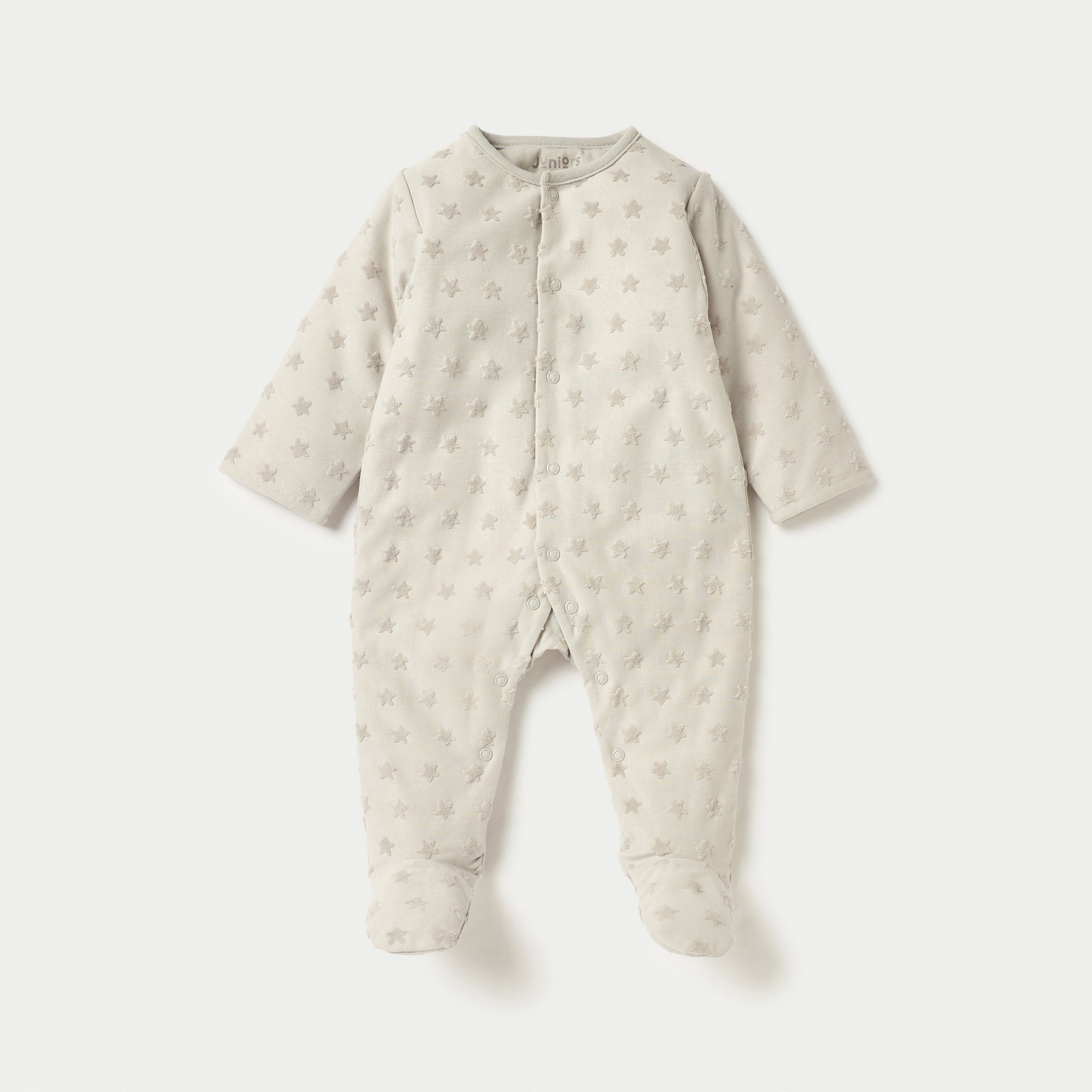 بدلة نوم مغلقة القدمين بارزة الملمس بأزرار إغلاق وزينة نجوم من جونيورز-baby-boys-clothing-nightwear-sleepsuits-image-1