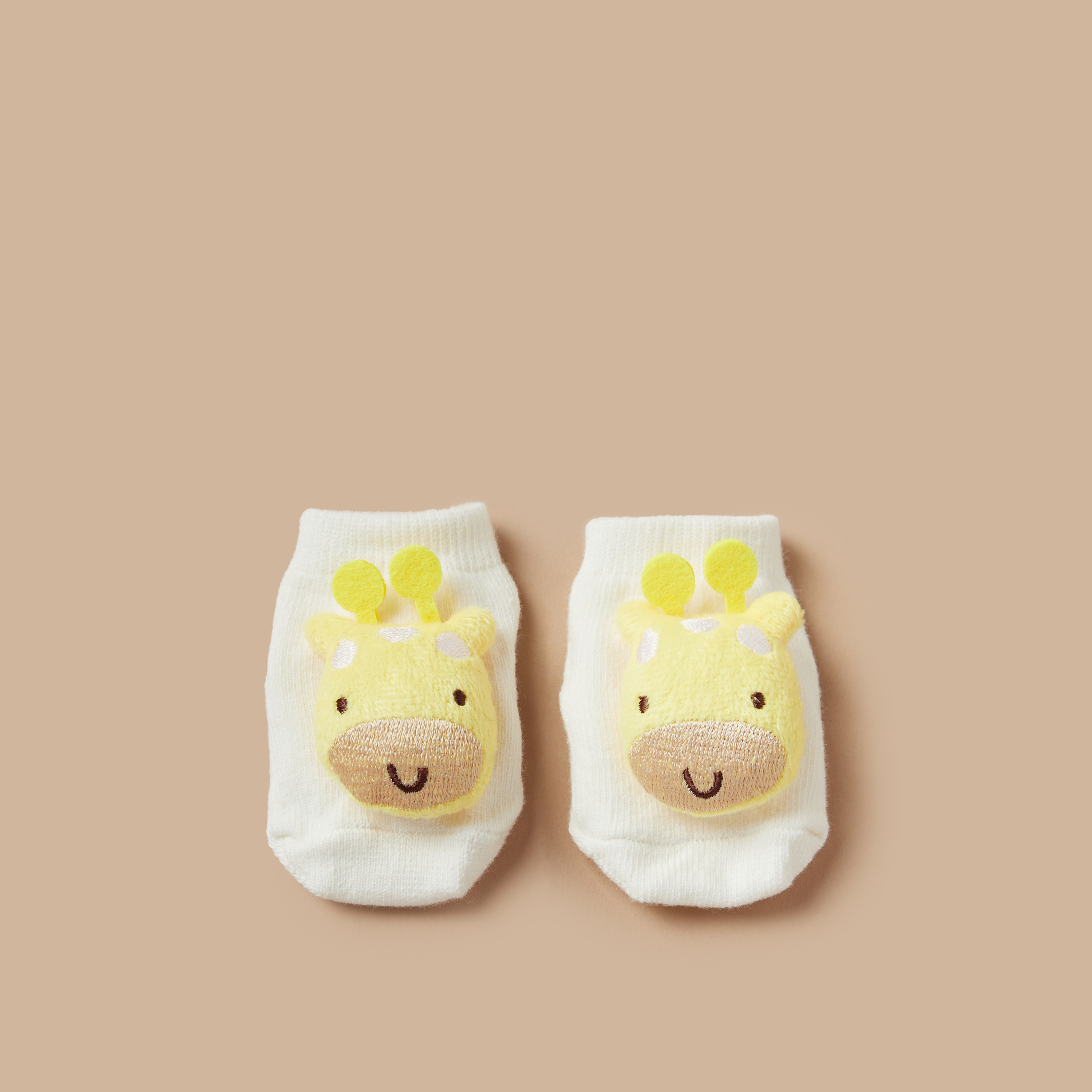 جورب بتزيينات زرافة من جونيورز-baby-boys-accessories-socks-image-2