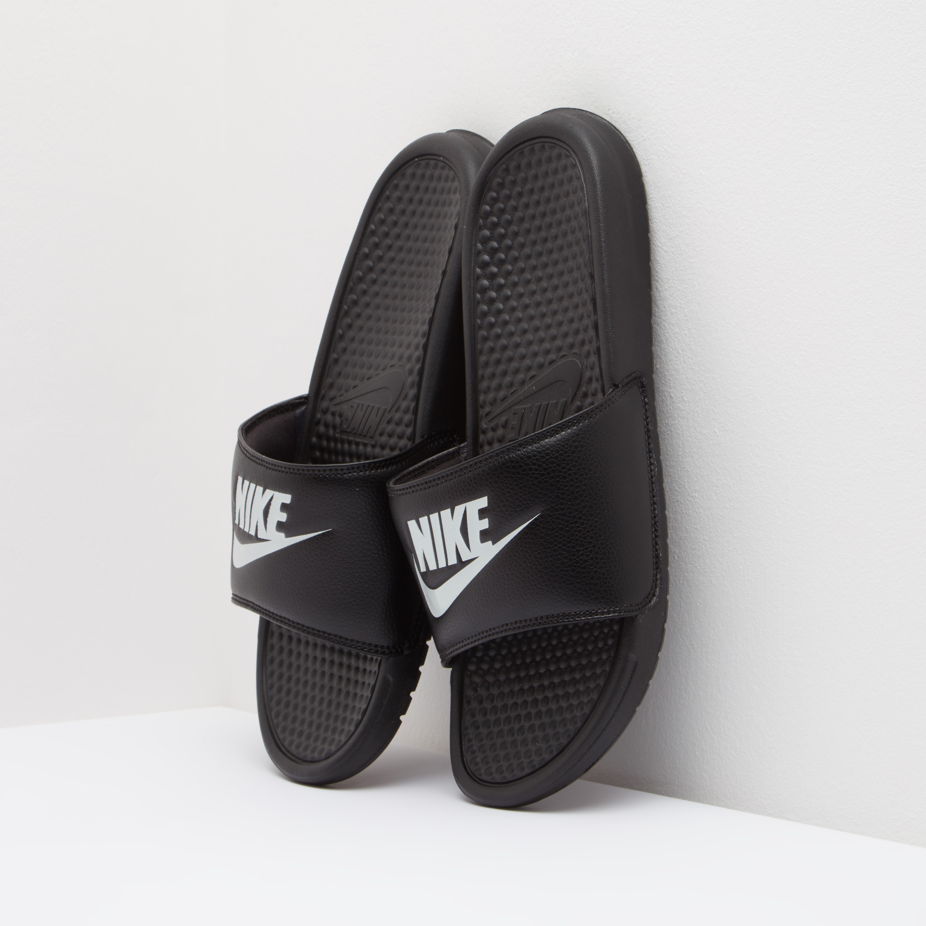 Nike Men's Logo Print Slide Slippers with Slip-On Closure-men-shoes-flipflopsandslides-image-4
