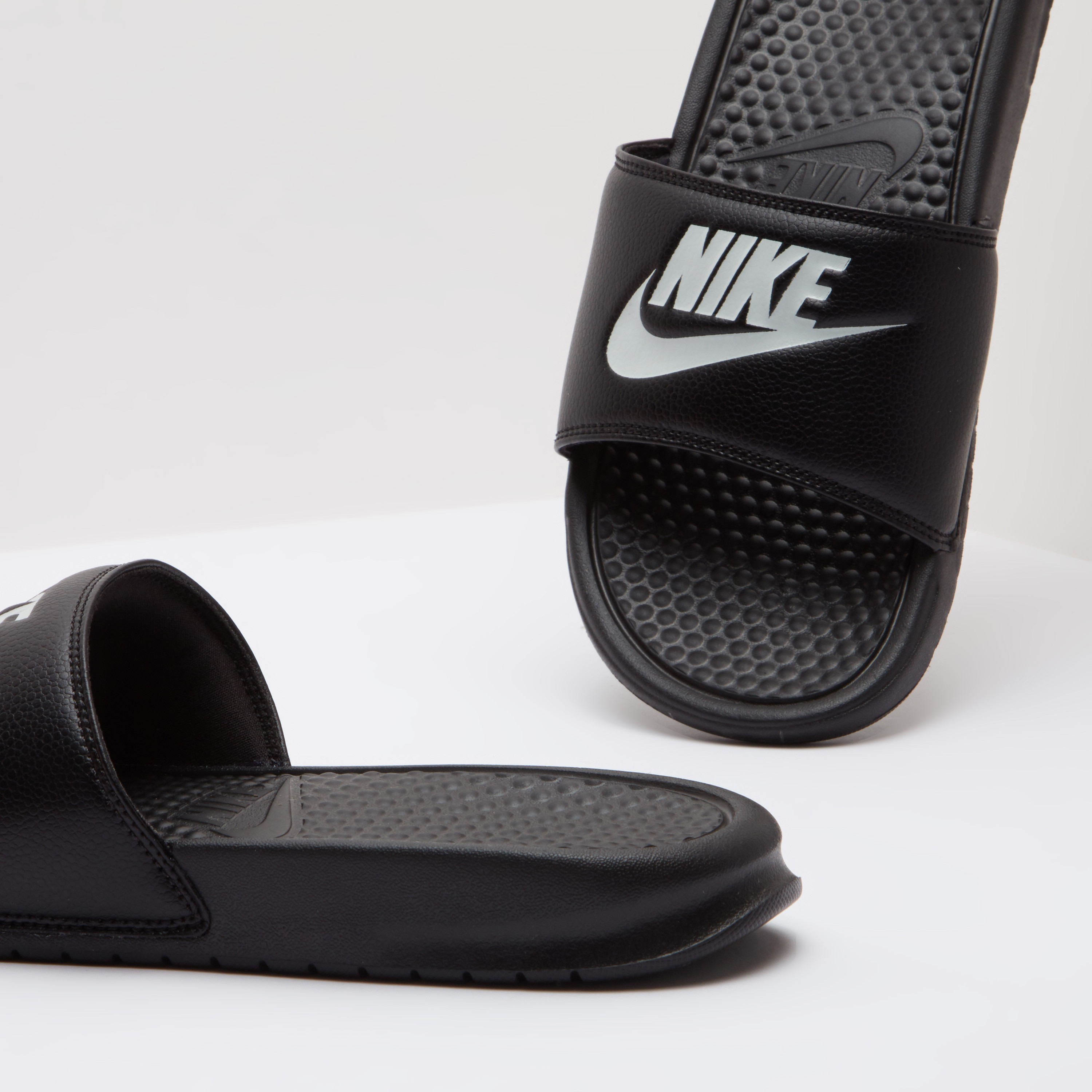 Nike Men's Logo Print Slide Slippers with Slip-On Closure-men-shoes-flipflopsandslides-image-5