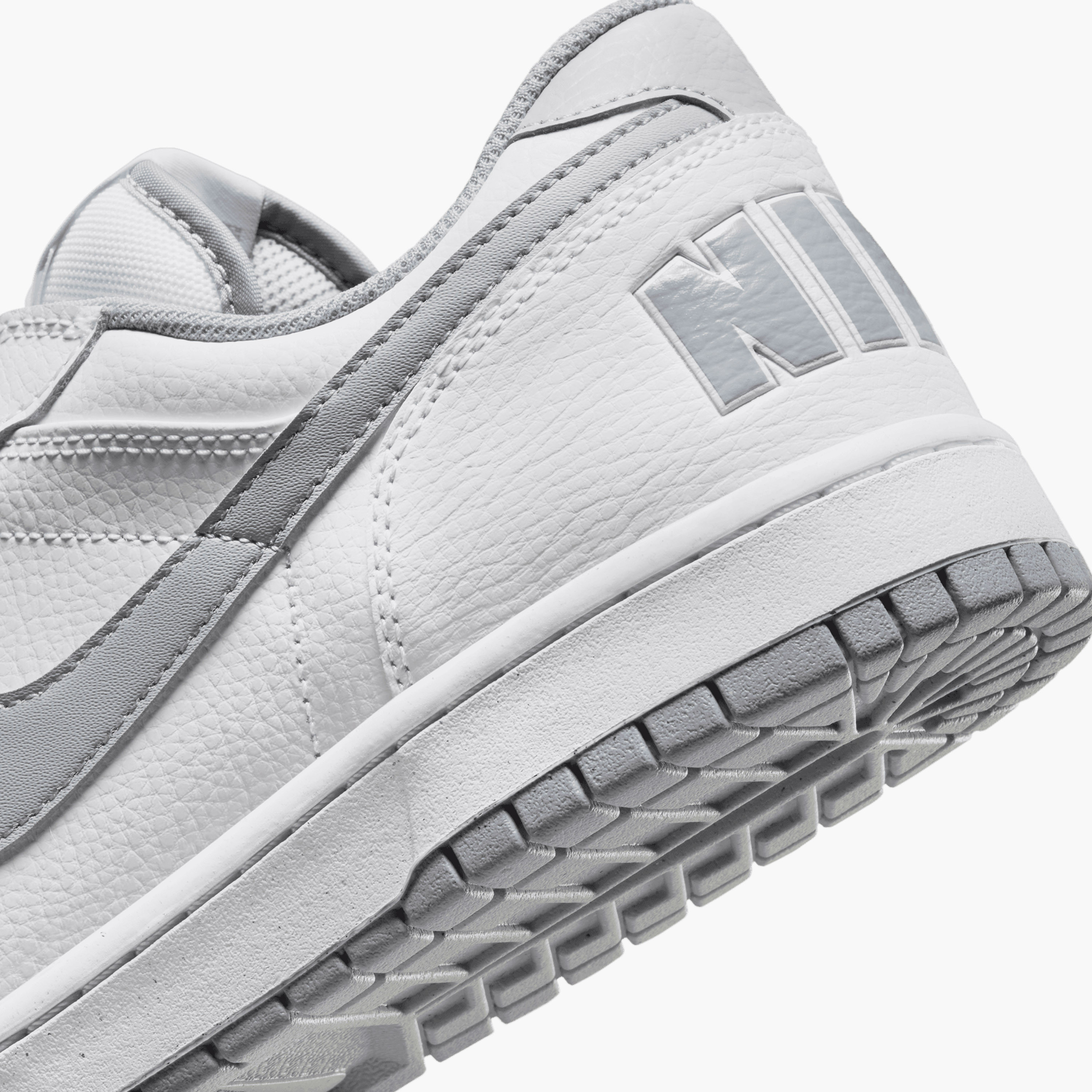 حذاء رياضي نايكي بيج لو بكاحل منخفض ورباط للرجال 355152 | OE-sports-men-shoes-image-8