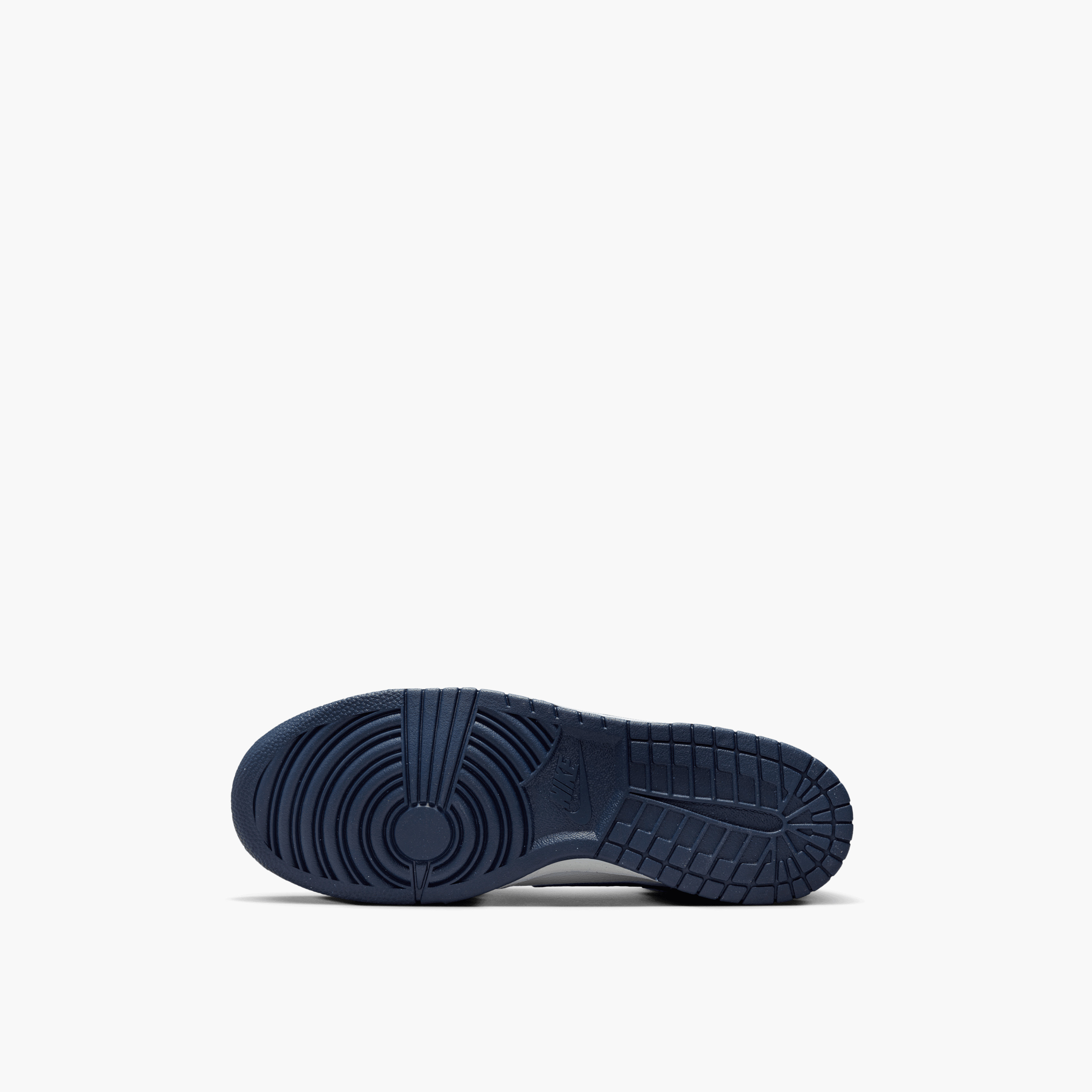حذاء رياضي نايكي بيج لو بكاحل منخفض ورباط للرجال 355152 | OE-sports-men-shoes-image-14