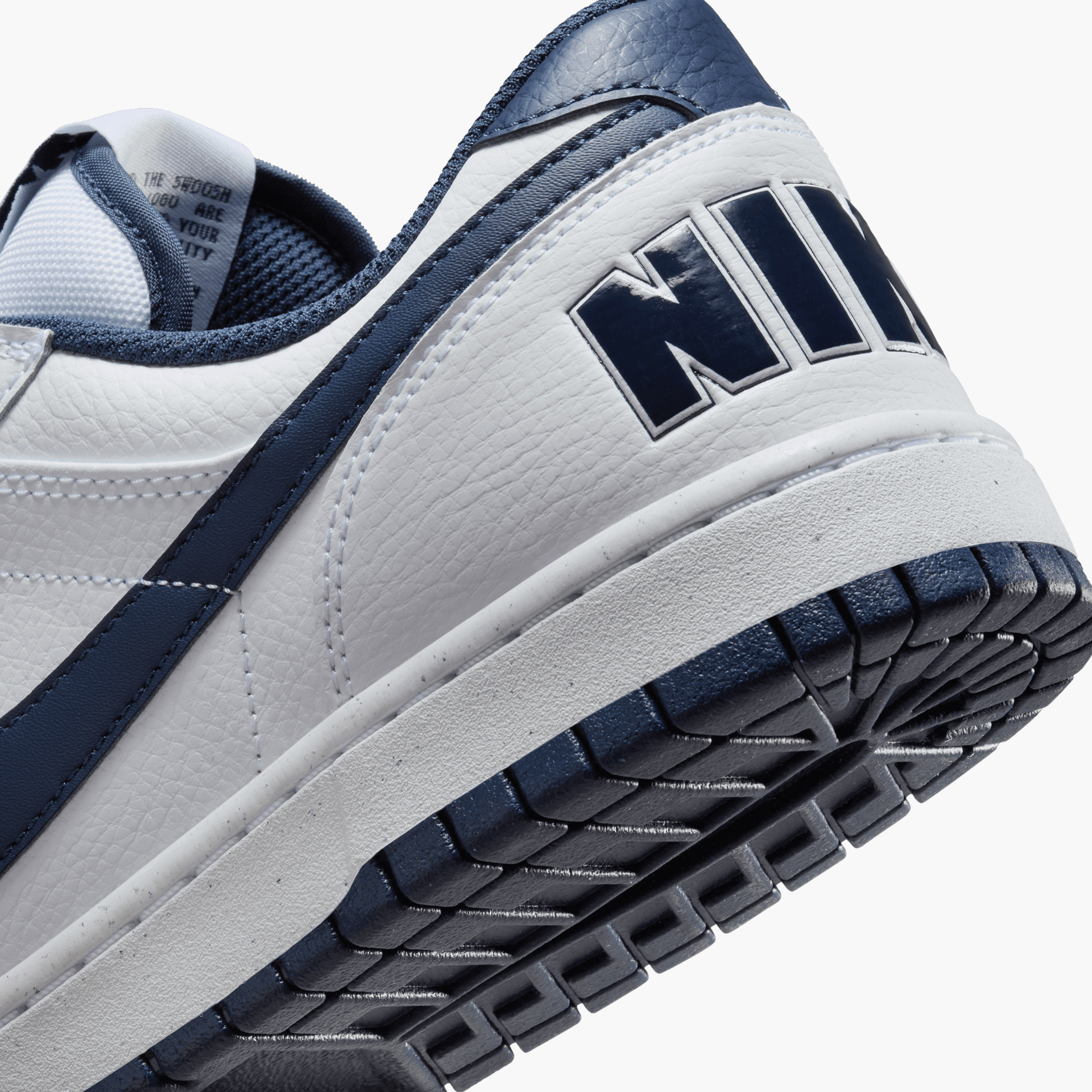 حذاء رياضي نايكي بيج لو بكاحل منخفض ورباط للرجال 355152 | OE-sports-men-shoes-image-16