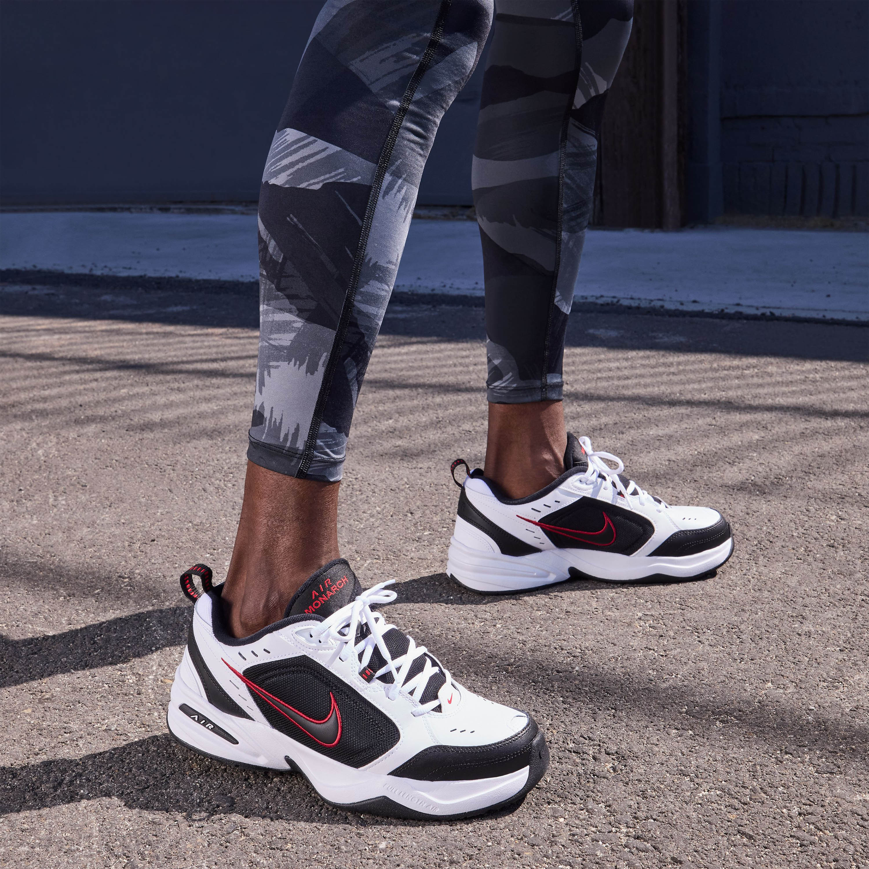 نايكي- حذاء رياضي رجالي اير مونارك   IV برباط NK415445 | OE-sports-men-shoes-image-10