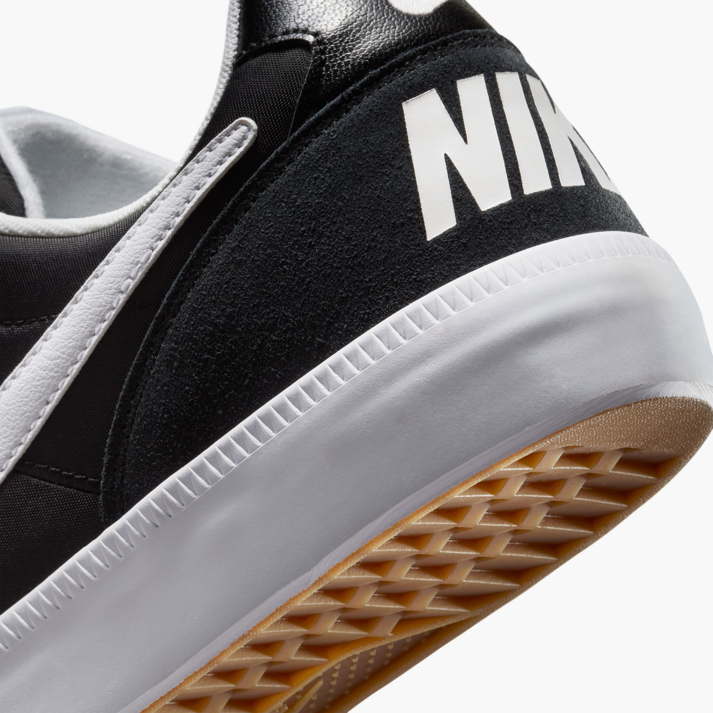 حذاء رياضي نايكي NSW تيمبو برباط وكاحل منخفض للرجال 644843 | OE-sports-men-shoes-image-26