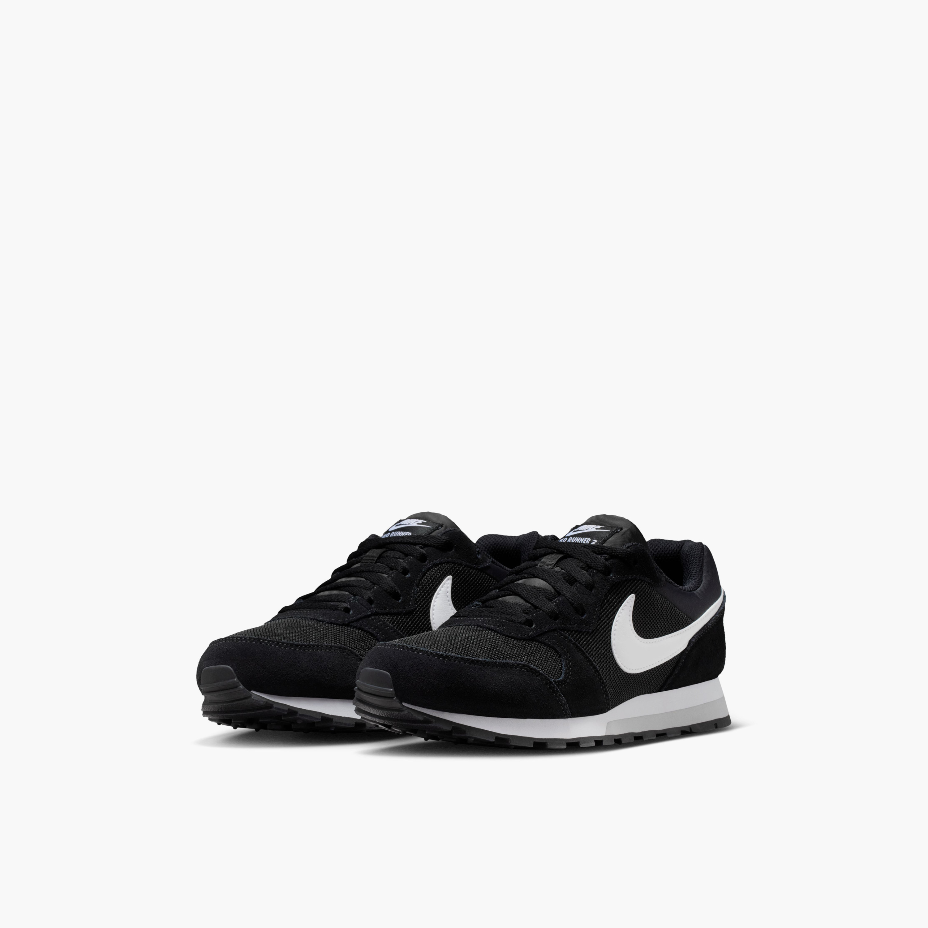 حذاء سنيكرز نسائي نايك MD Runner 2 برباط منخفض الكاحل-women-shoes-sneakers-image-3