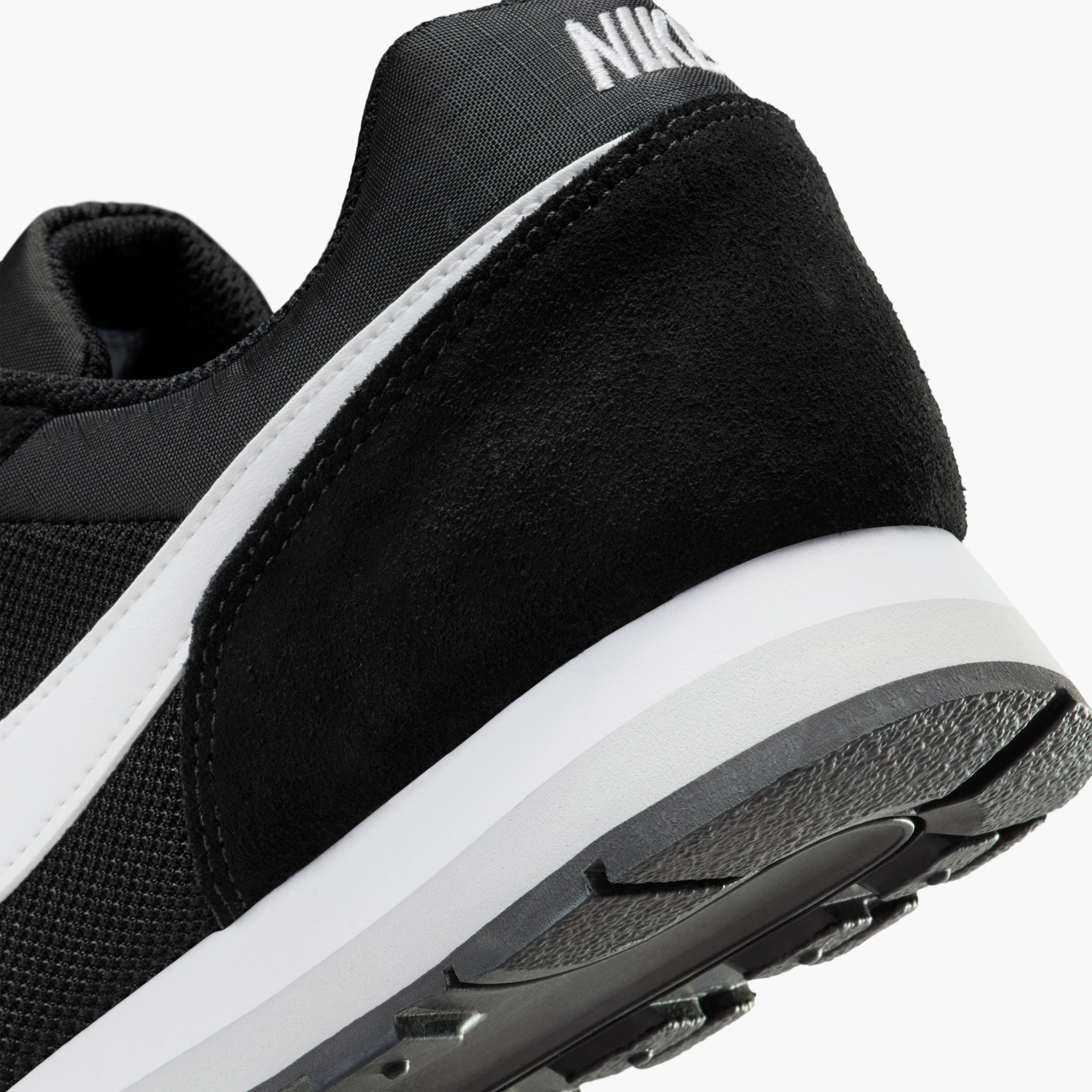 حذاء سنيكرز نسائي نايك MD Runner 2 برباط منخفض الكاحل-women-shoes-sneakers-image-6