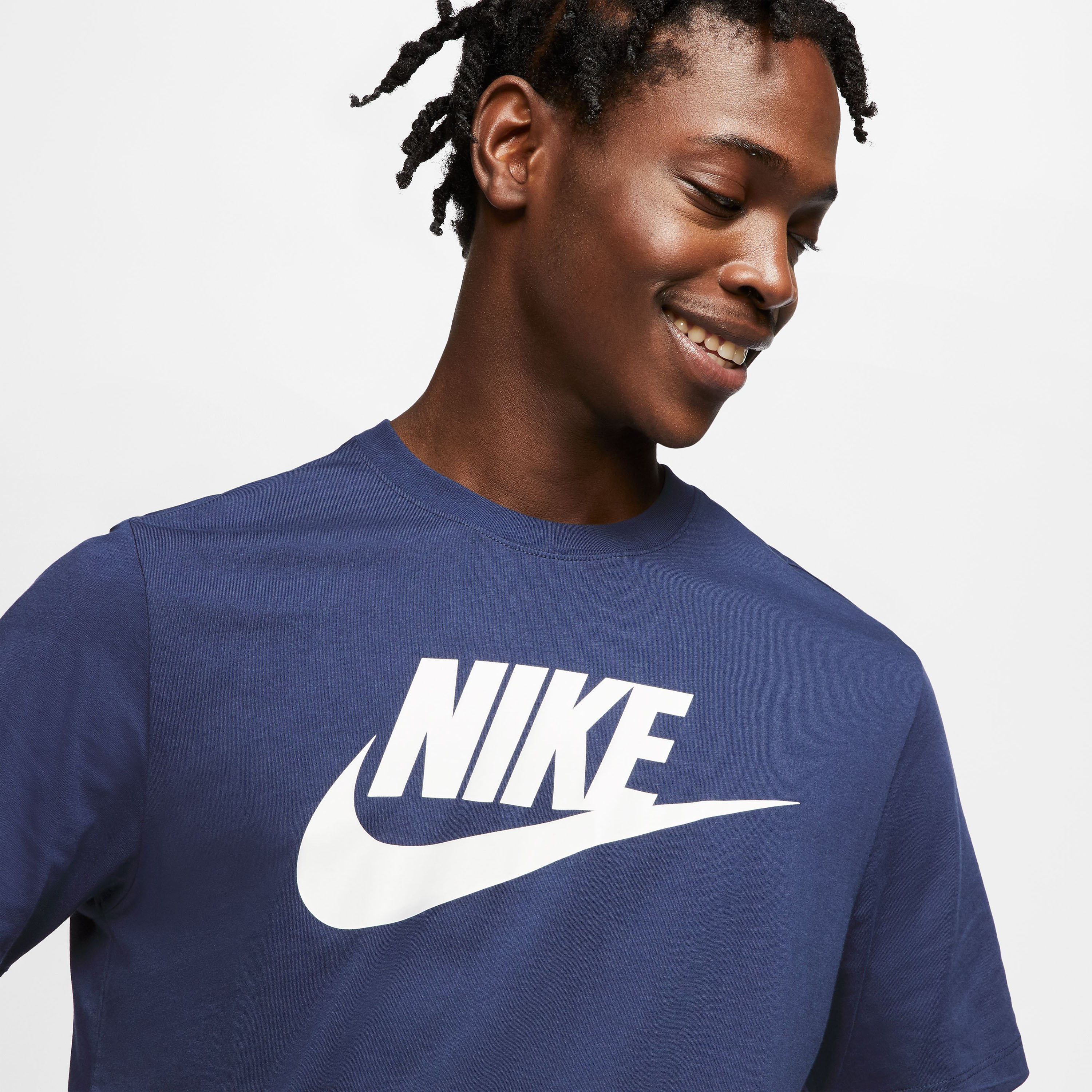 Nike Men's Sportswear T-Shirt NKAR5004 | OE-men-clothing-sportswearandactivewear-tshirtsandpolos-image-4