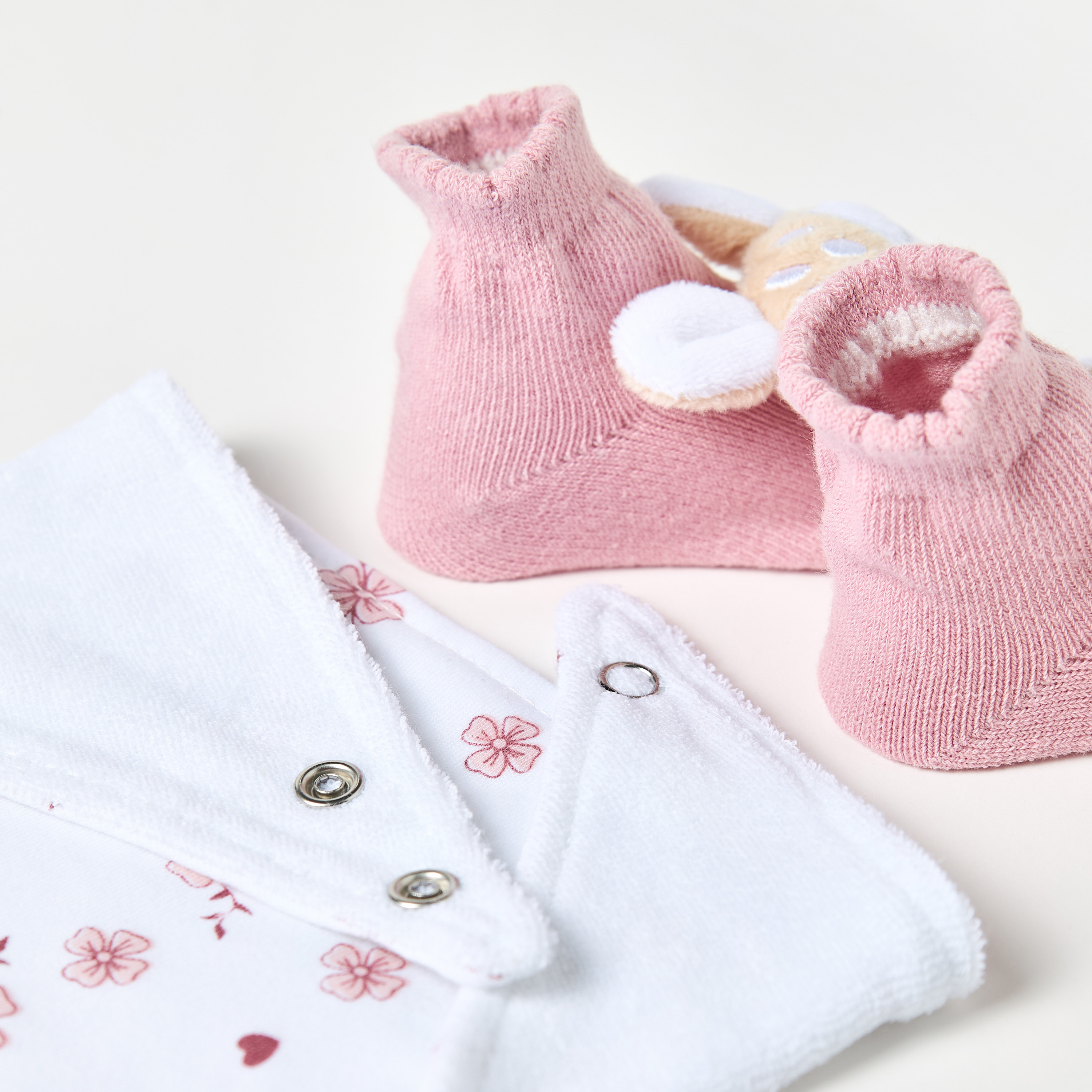 Juniors Floral Print Bib and Deer Applique Booties Set-baby-feeding-bibs-image-5