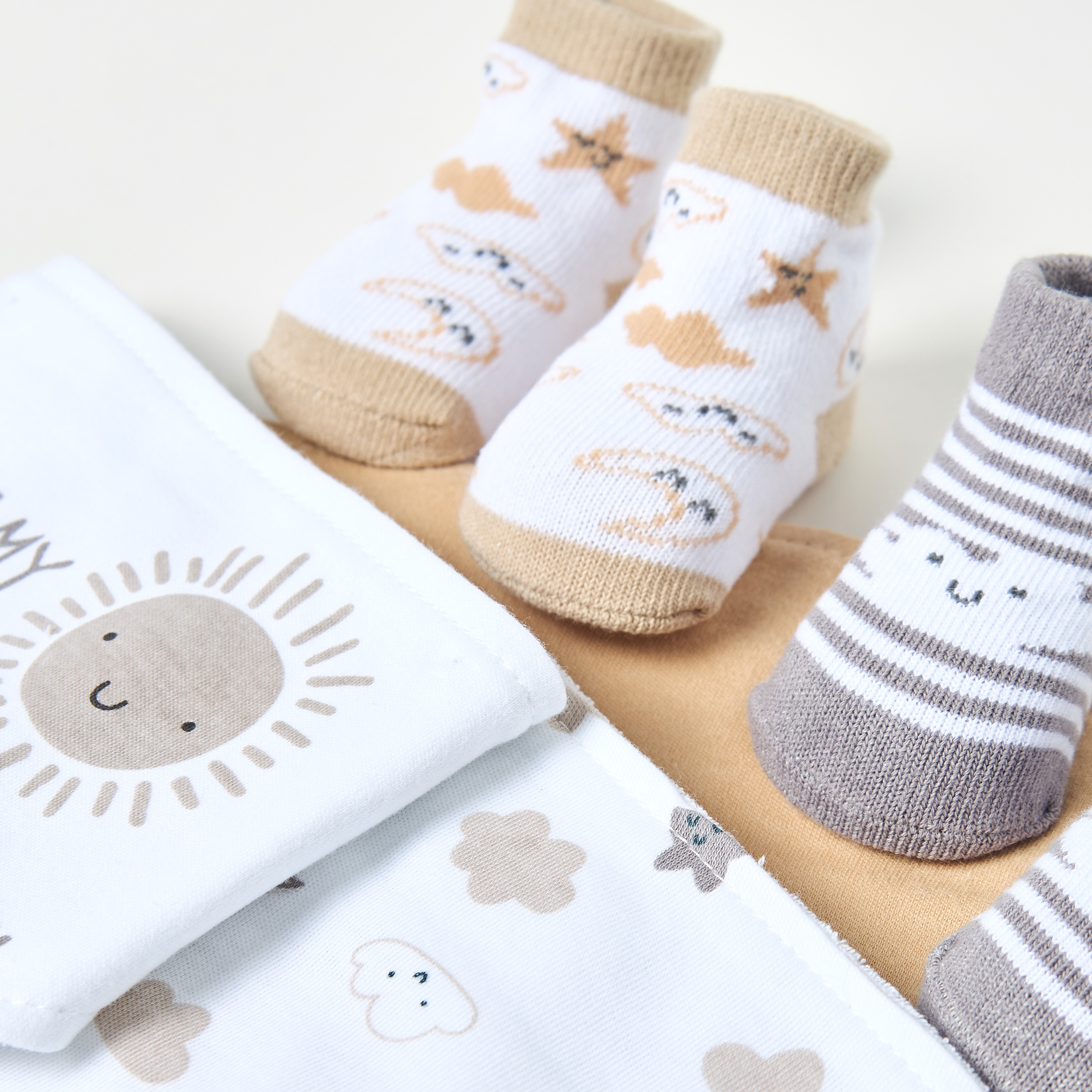 Juniors 5-Piece Printed Bib and Booties Set-baby-feeding-bibs-image-4