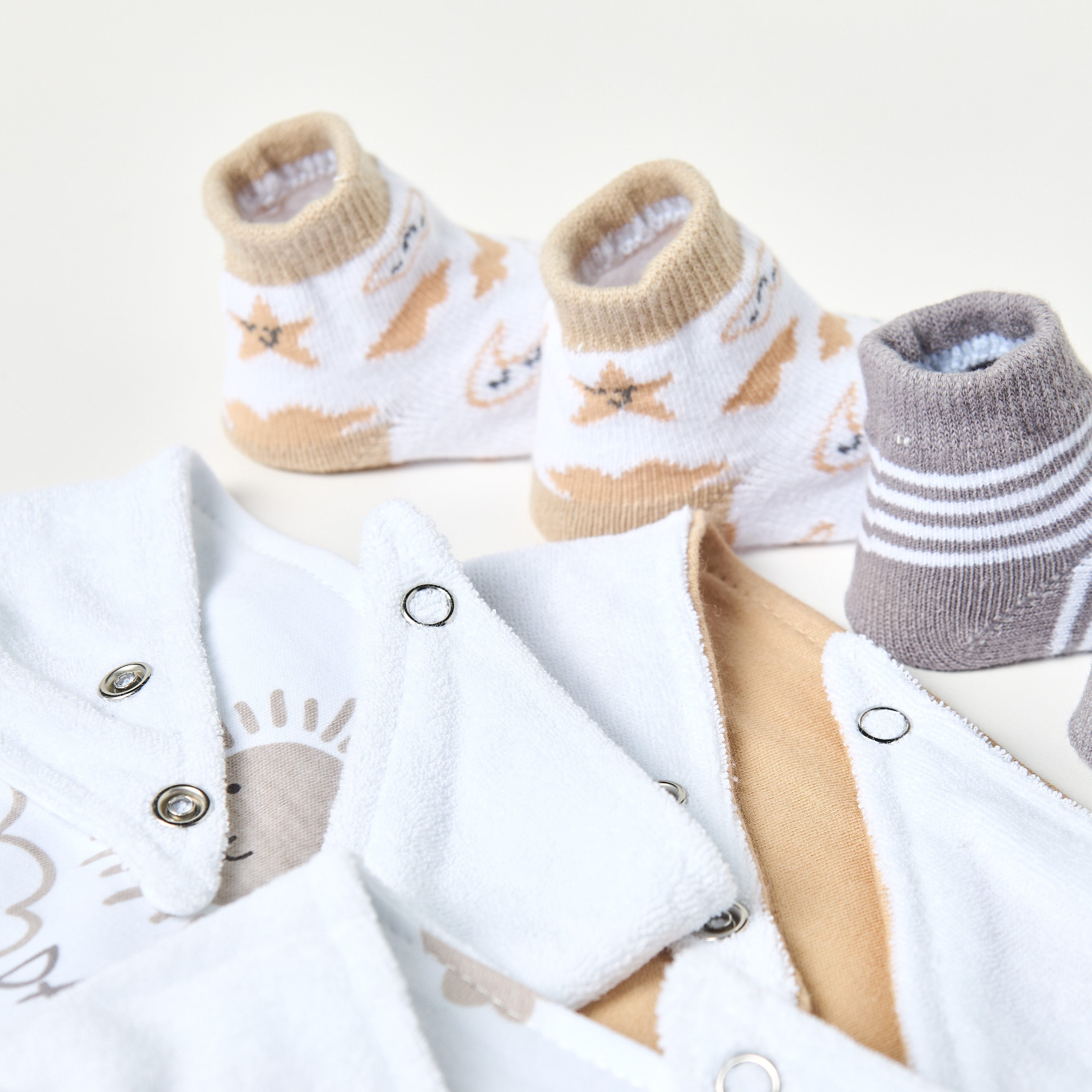 Juniors 5-Piece Printed Bib and Booties Set-baby-feeding-bibs-image-5