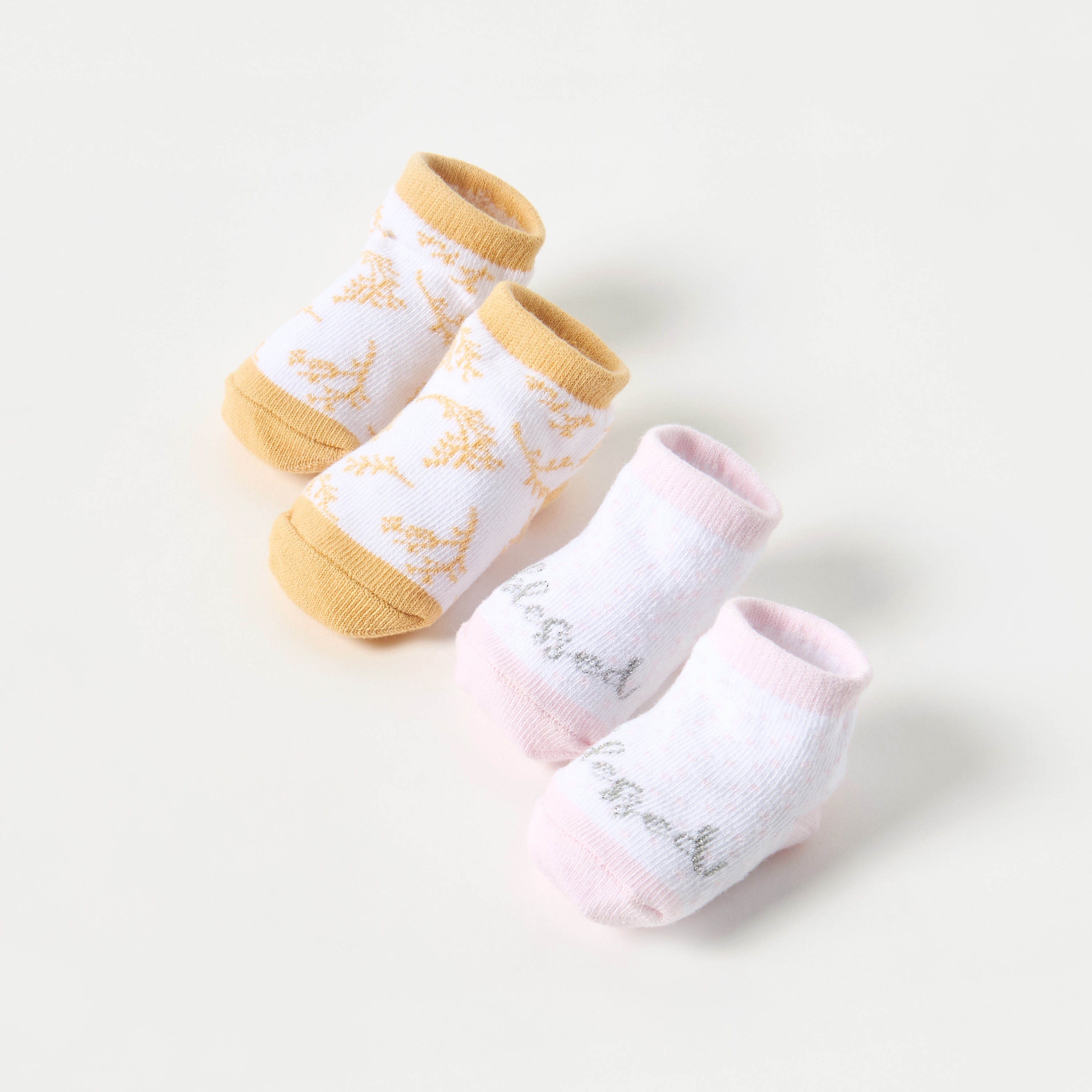 طقم مرايل متنوعة 5 قطع مع شريطة رأس وجوارب من جونيورز-baby-feeding-bibs-image-3