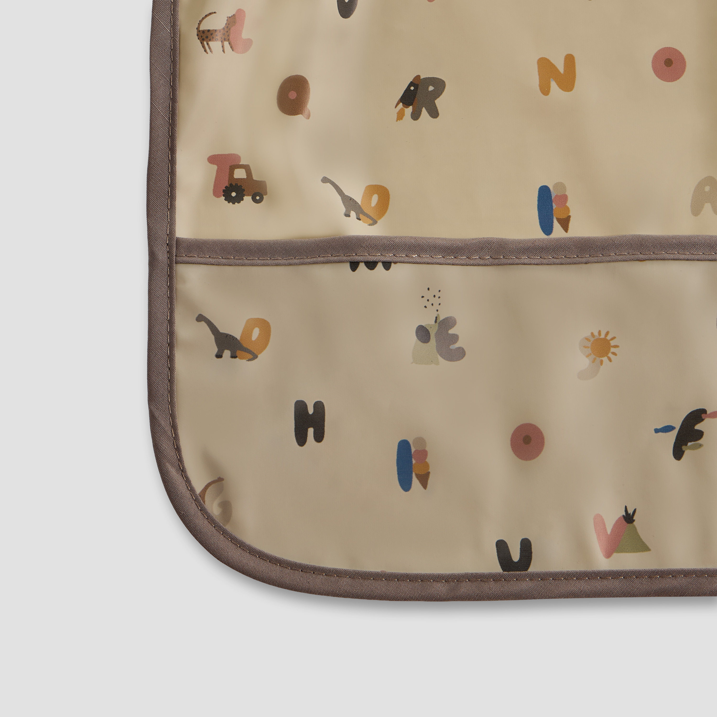 مريلة بأكمام طويلة وطبعات حروف أبجدية من جونيورز-baby-feeding-bibs-image-4