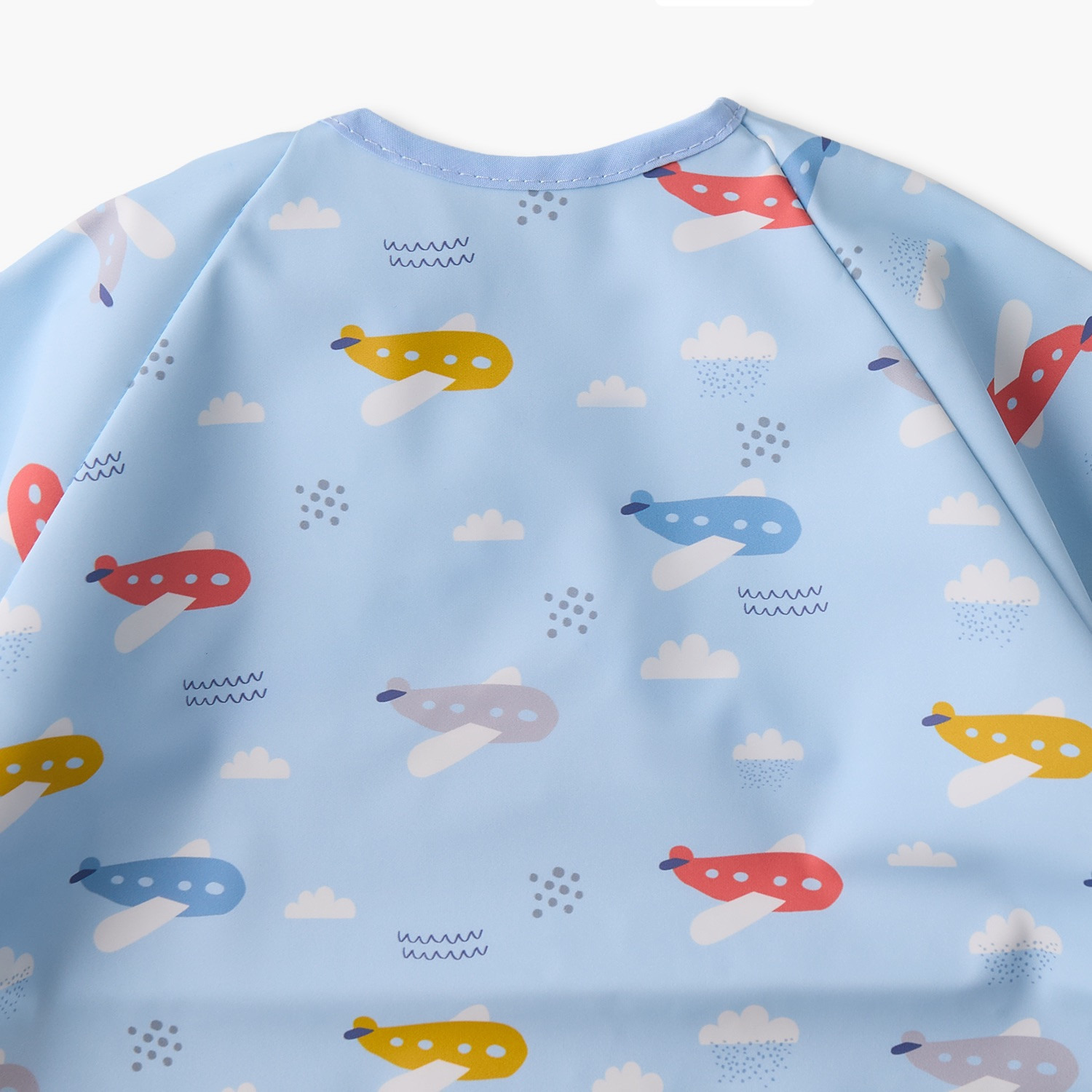 مريلة إطعام جونيورز بطبعة طائرة-baby-feeding-bibs-image-3