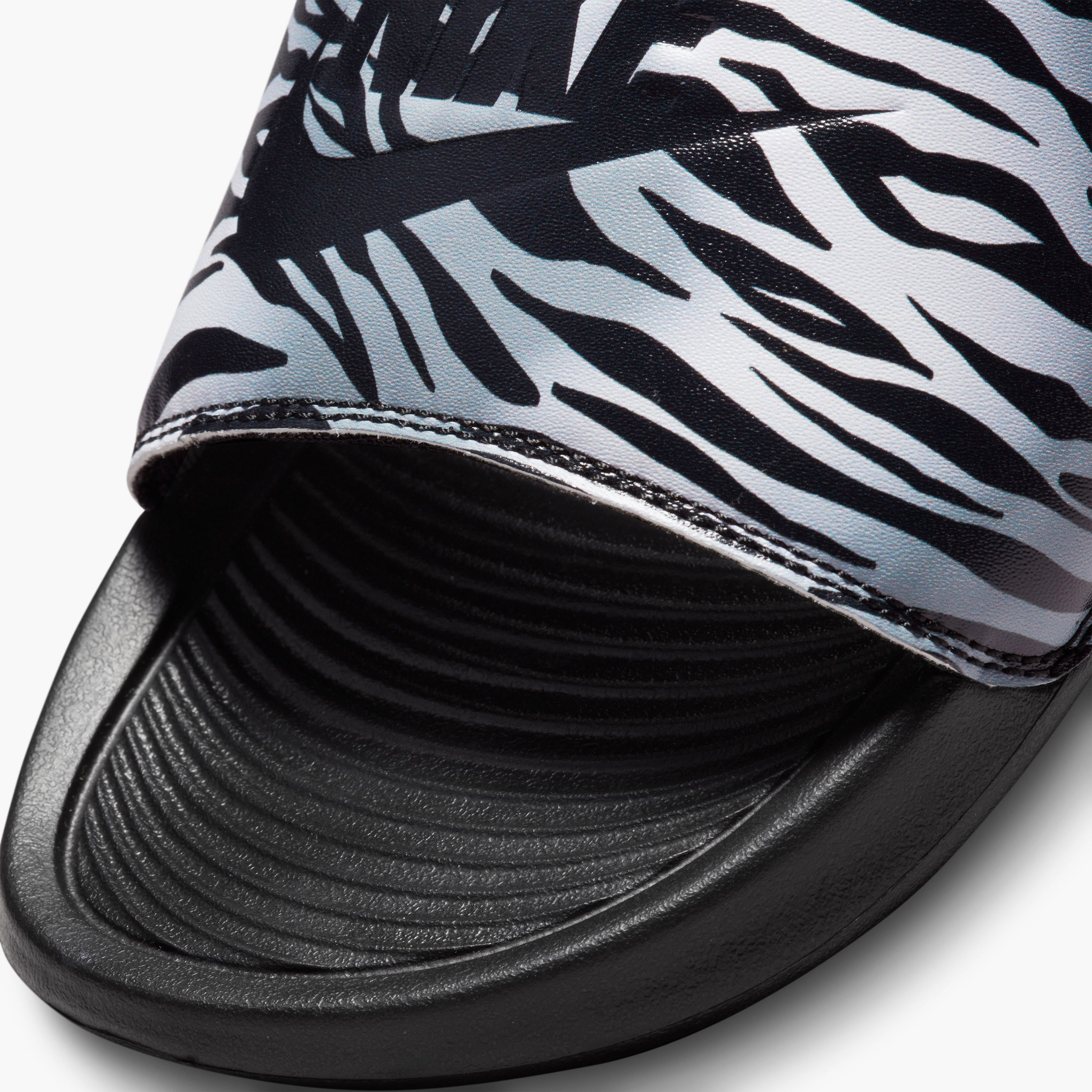 شبشب نسائي نايك Victori One-sports-women-shoes-image-5