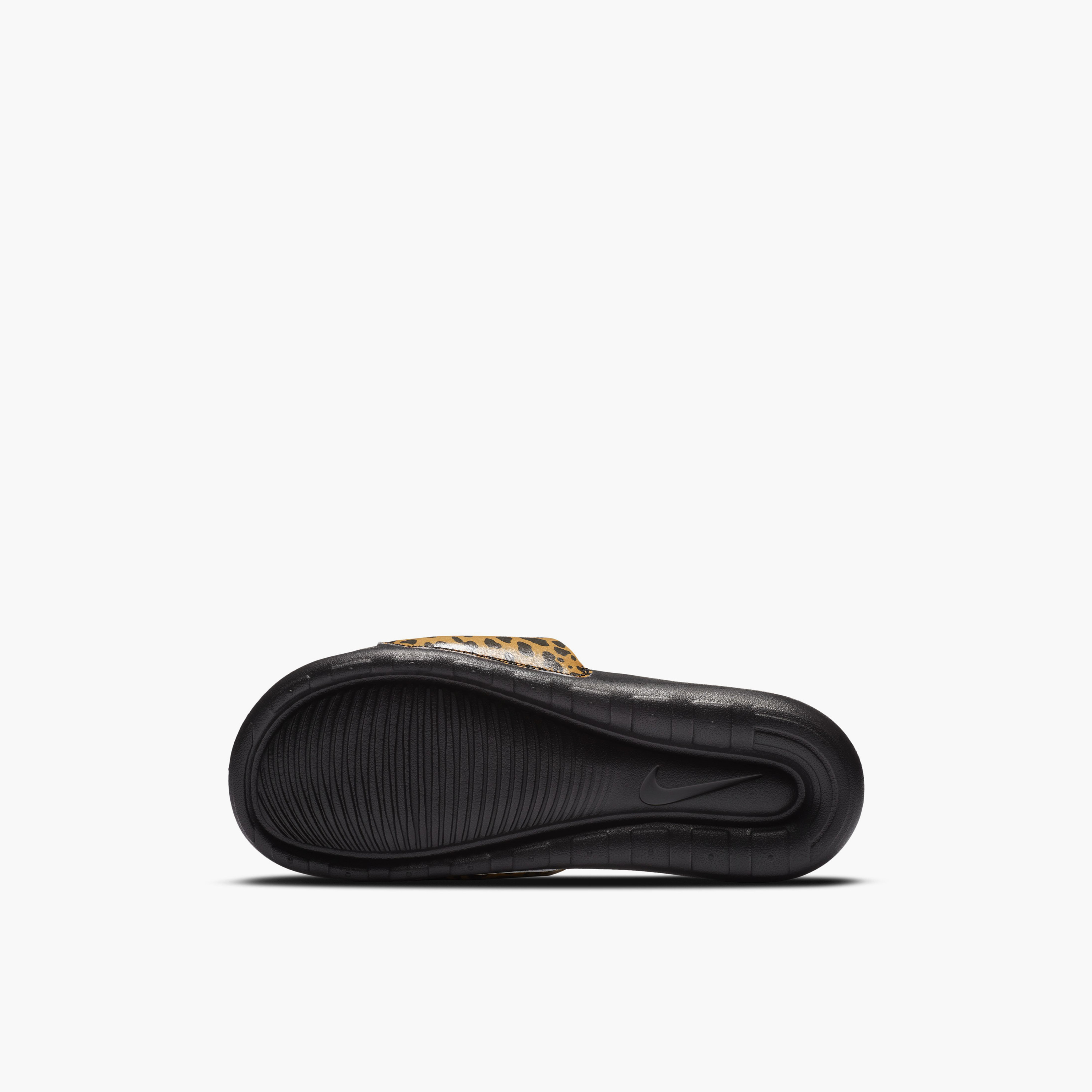 شبشب نسائي نايك Victori One-sports-women-shoes-image-10