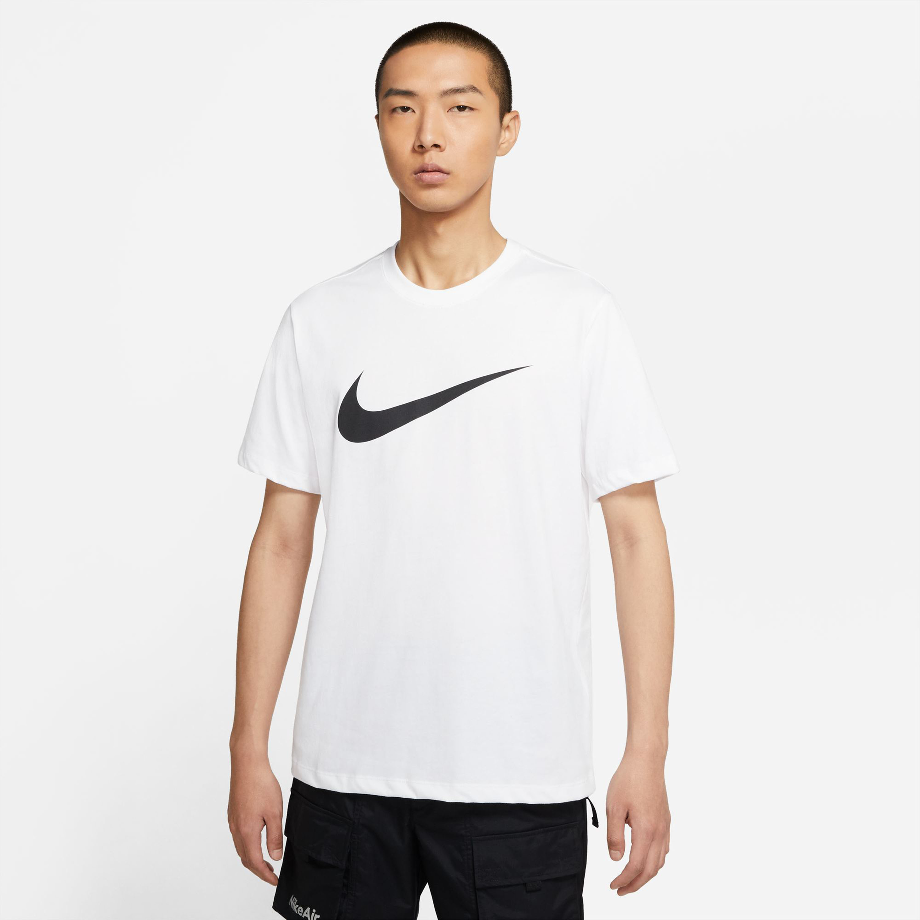 Nike Men's Sportswear Icon Swoosh Short Sleeve T-Shirt-men-clothing-sportswearandactivewear-tshirtsandpolos-image-1