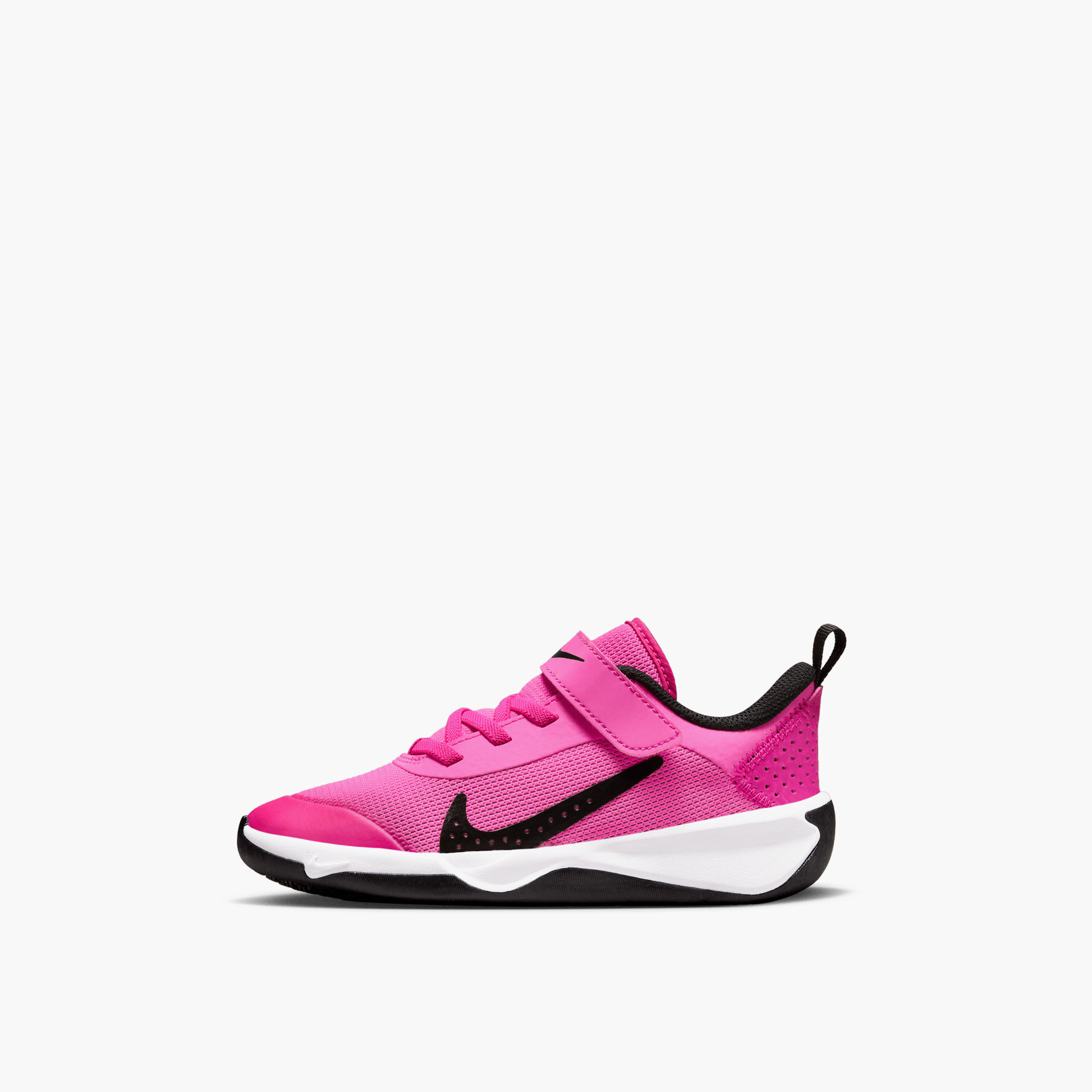 حذاء كرة السلة أومني مالتي- كورت بي إس بشريط لاصق للبنات من نايك -girls-shoes-sneakers-image-1