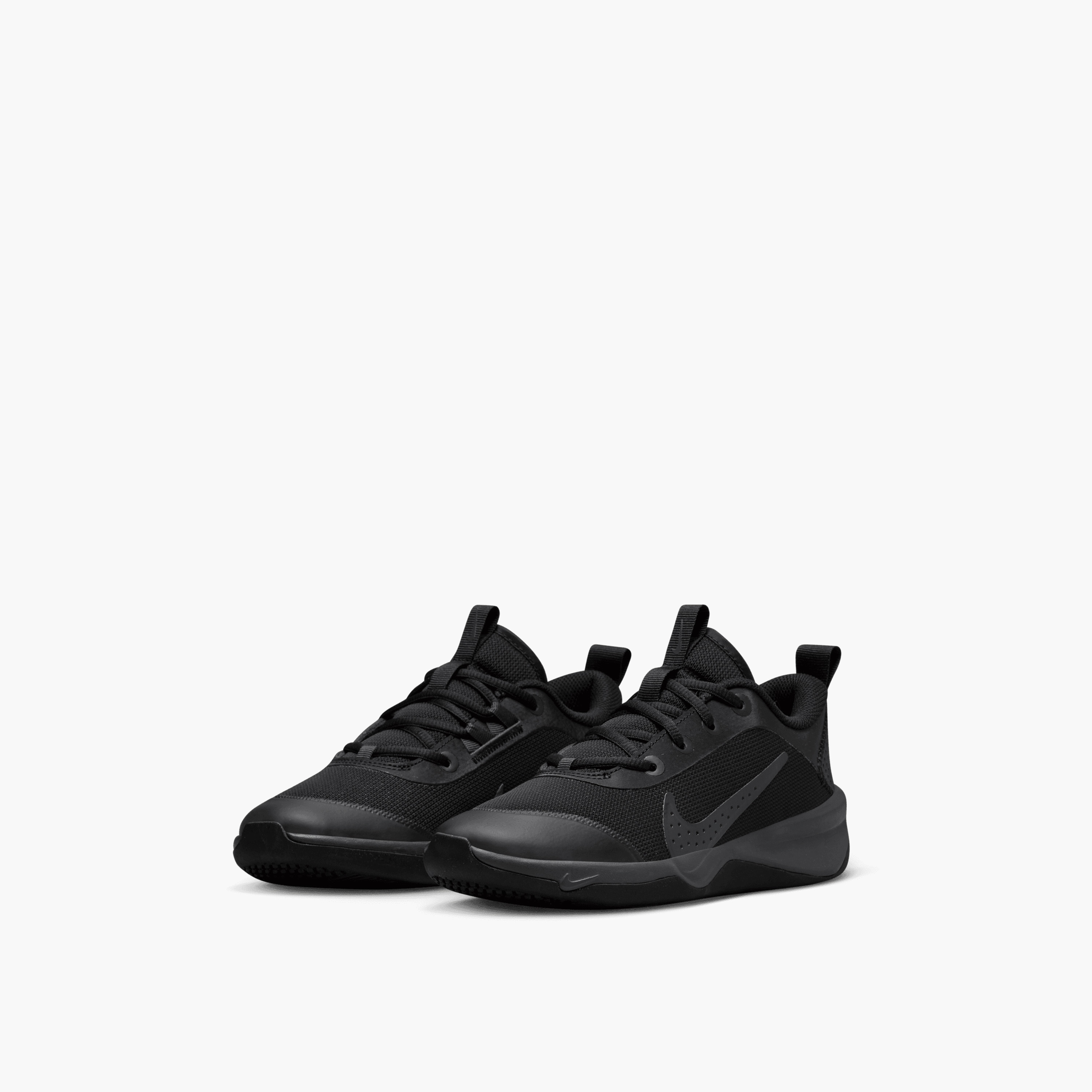 حذاء كرة السلّة خفيف الوزن برباط نايك أومني مالتي كورت جي إس للأطفال من نايك-boys-shoes-schoolshoes-image-19