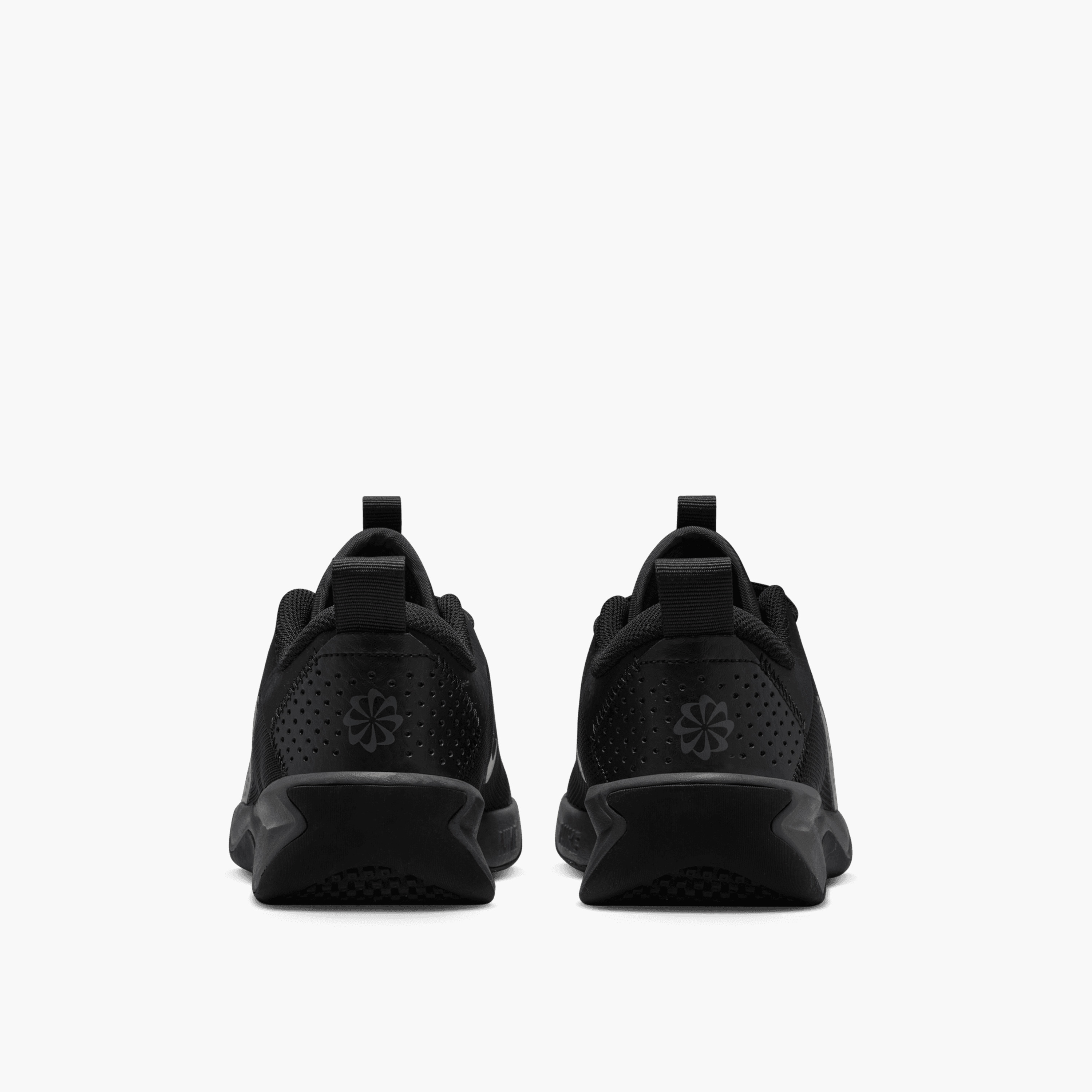 حذاء كرة السلّة خفيف الوزن برباط نايك أومني مالتي كورت جي إس للأطفال من نايك-boys-shoes-schoolshoes-image-21