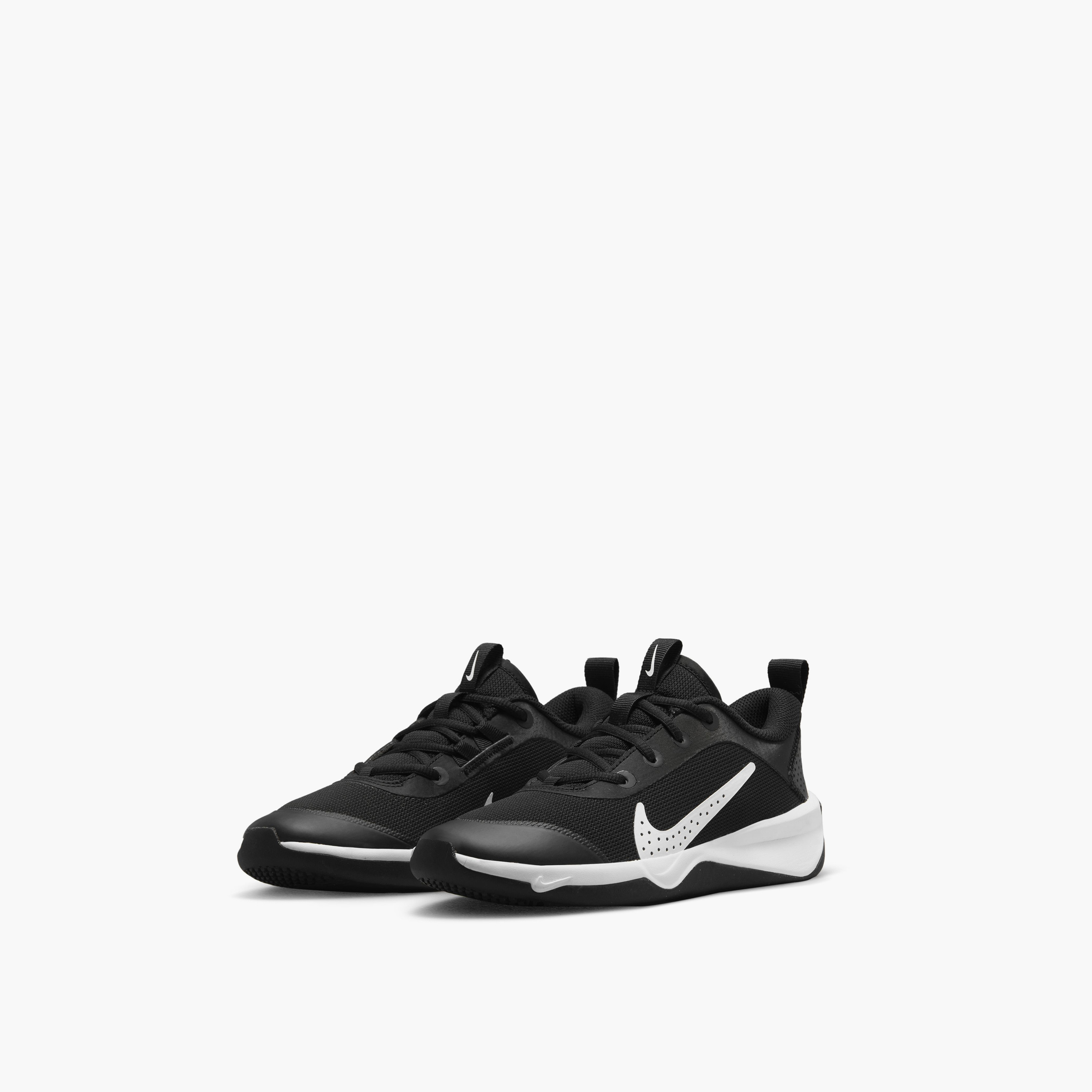 حذاء كرة السلّة خفيف الوزن برباط نايك أومني مالتي كورت جي إس للأطفال من نايك-boys-shoes-schoolshoes-image-11
