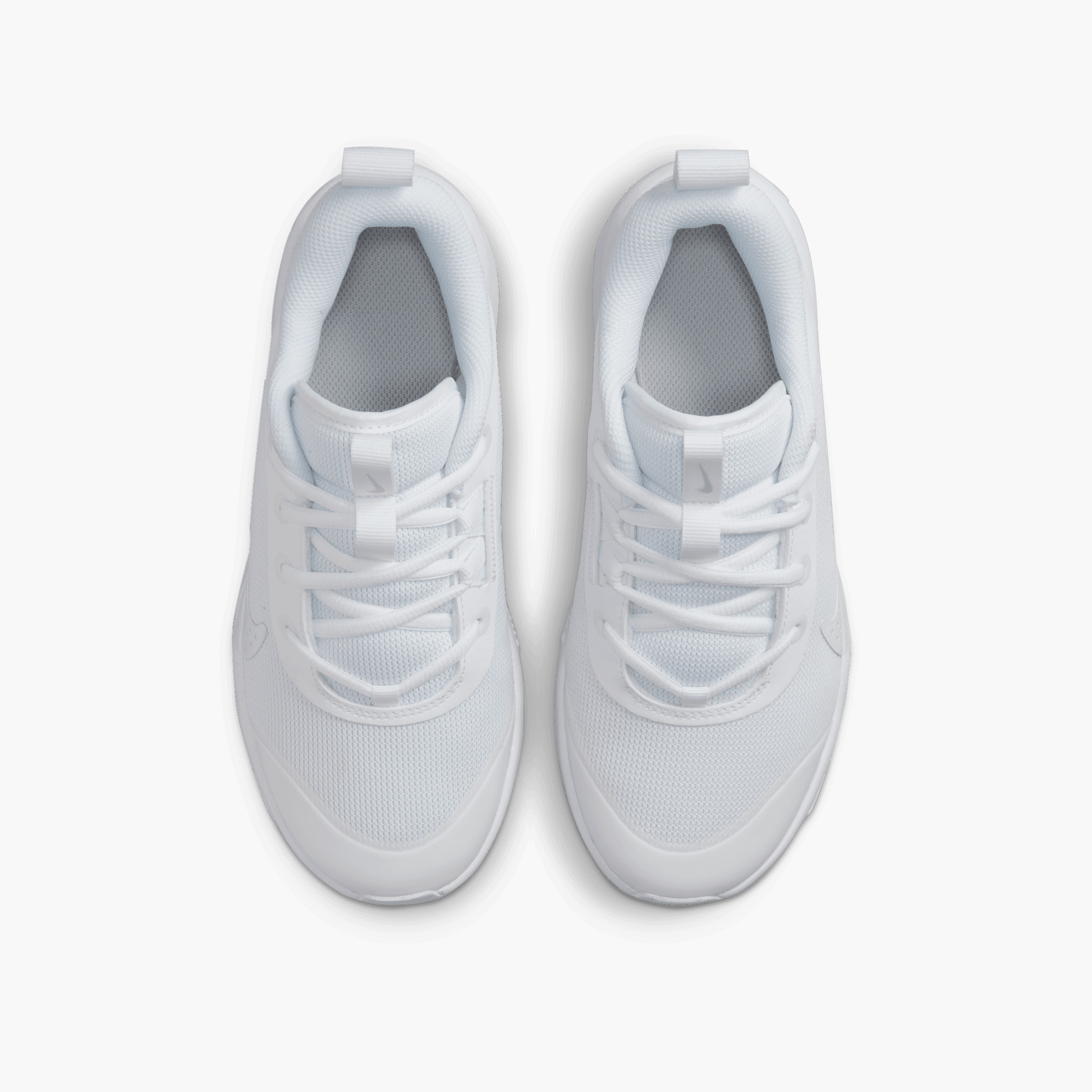 حذاء كرة السلّة خفيف الوزن برباط نايك أومني مالتي كورت جي إس للأطفال من نايك-boys-shoes-schoolshoes-image-4