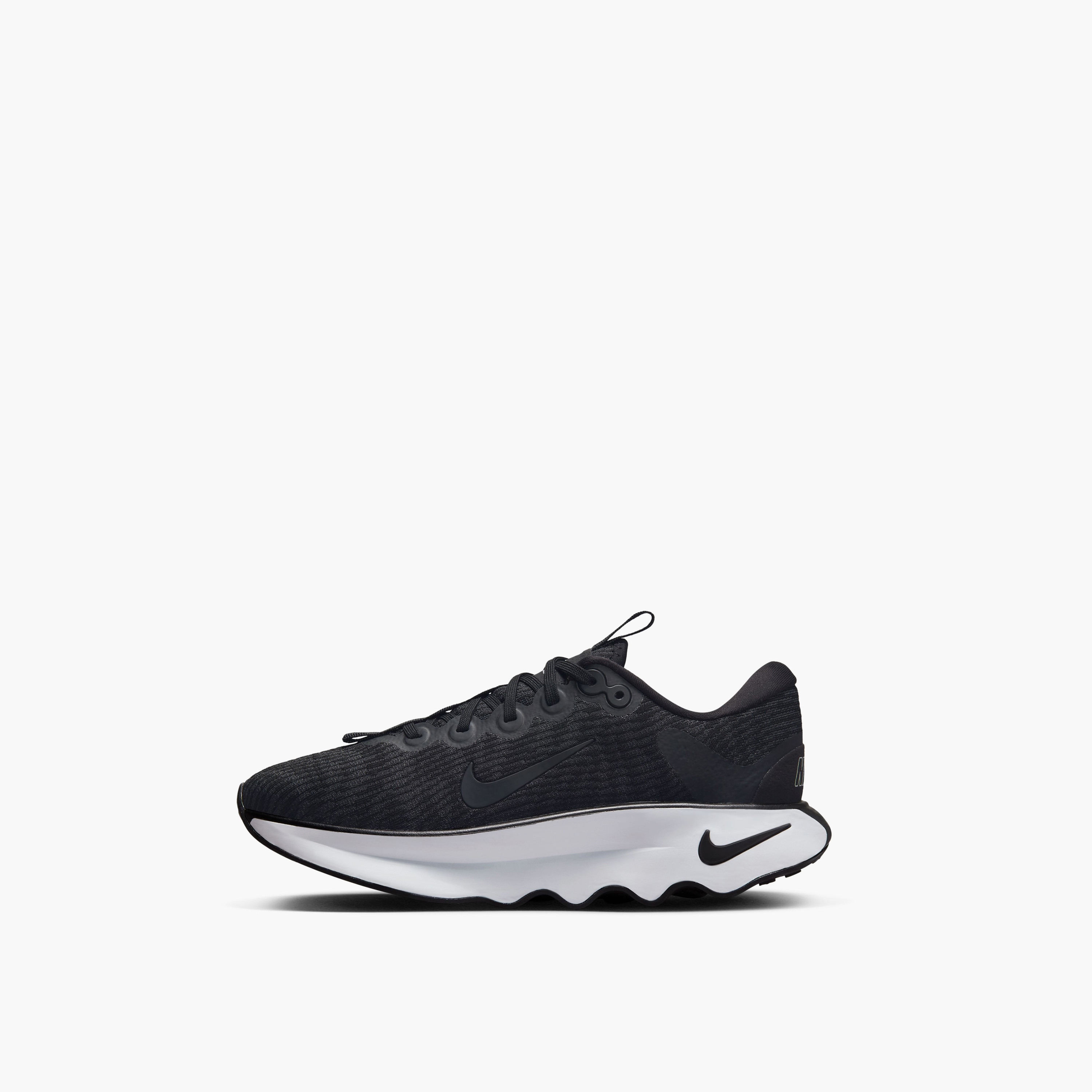 حذاء المشي موتيفا برباط للنساء من نايكي DV1238 | OE-sports-women-shoes-image-19