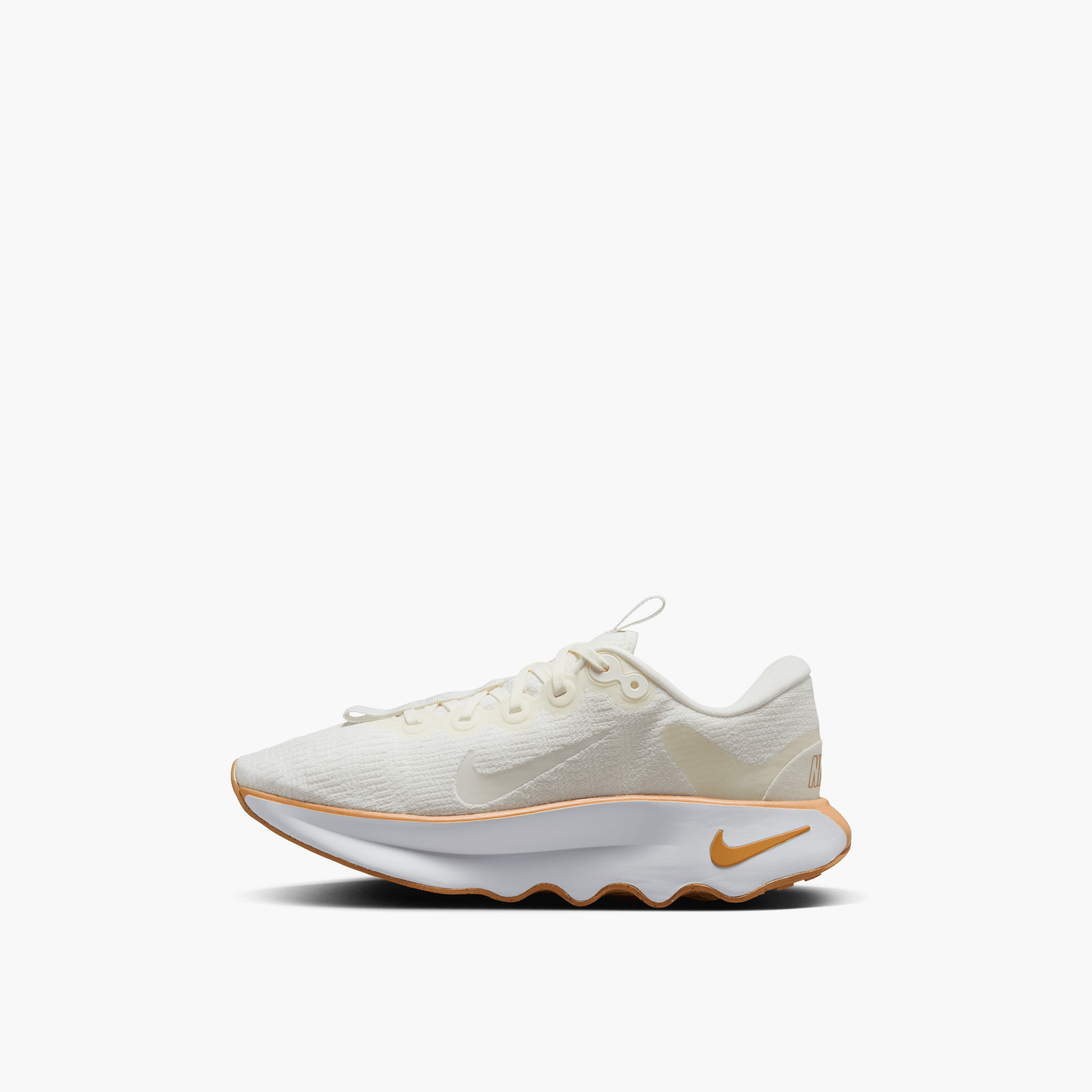 حذاء المشي موتيفا برباط للنساء من نايكي DV1238 | OE-sports-women-shoes-image-1