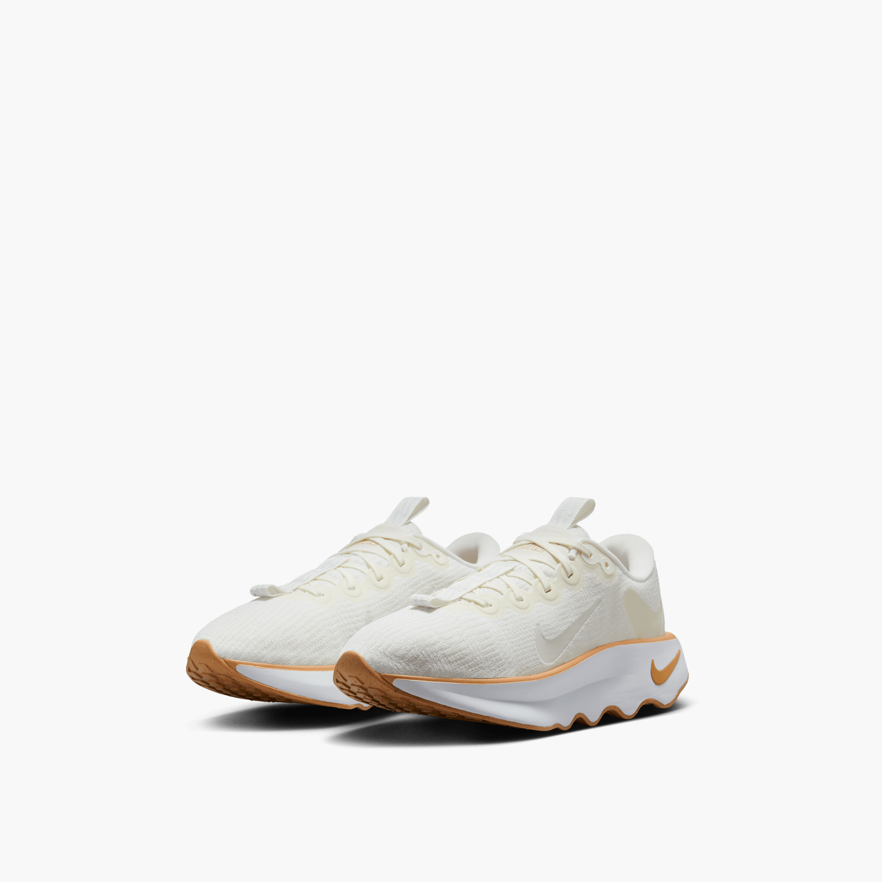 حذاء المشي موتيفا برباط للنساء من نايكي DV1238 | OE-sports-women-shoes-image-3