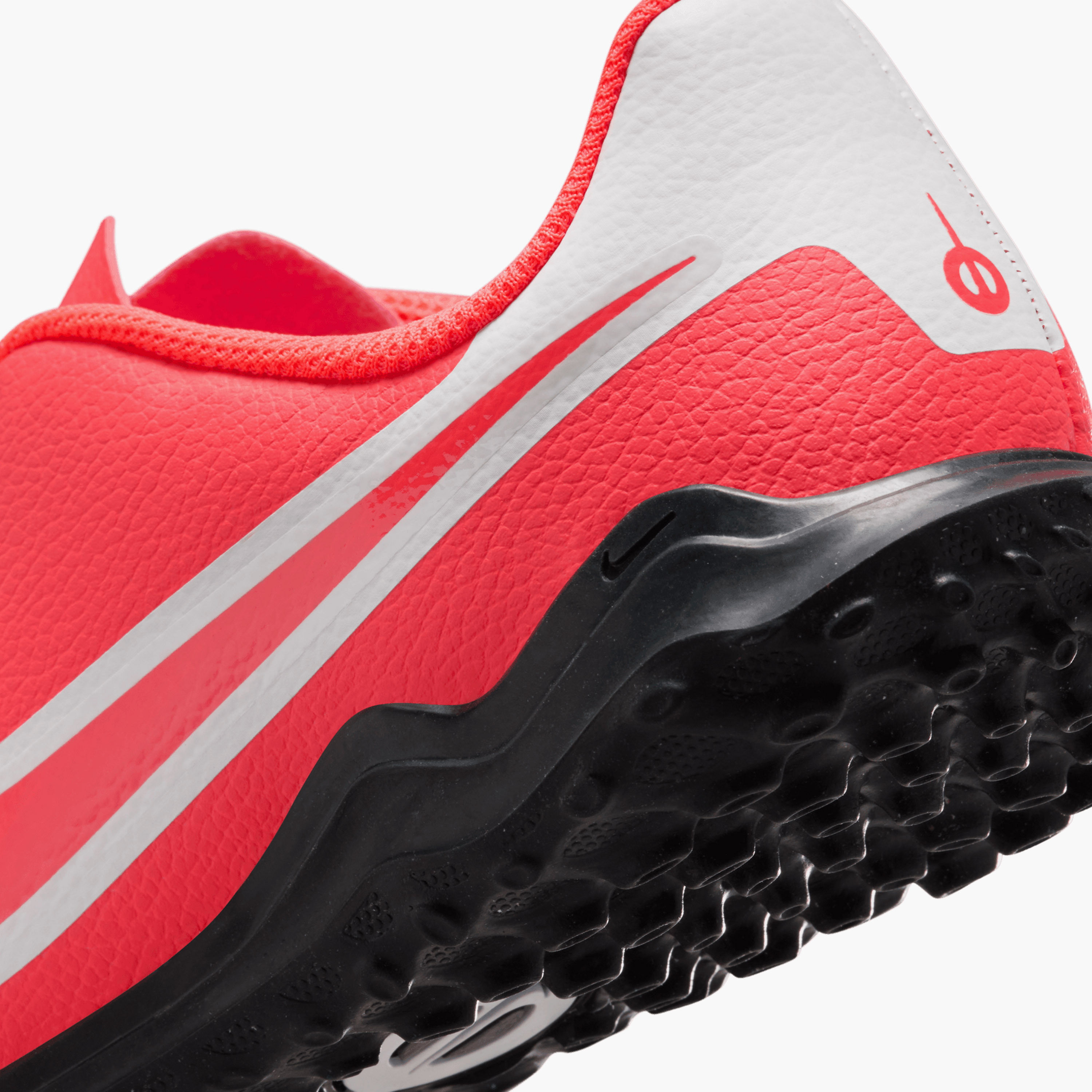 حذاء كرة قدم بنعل مبطّن ورباط جونيور ليجند 10 كلوب تي إف للأولاد من نايك-sports-boys-shoes-image-8
