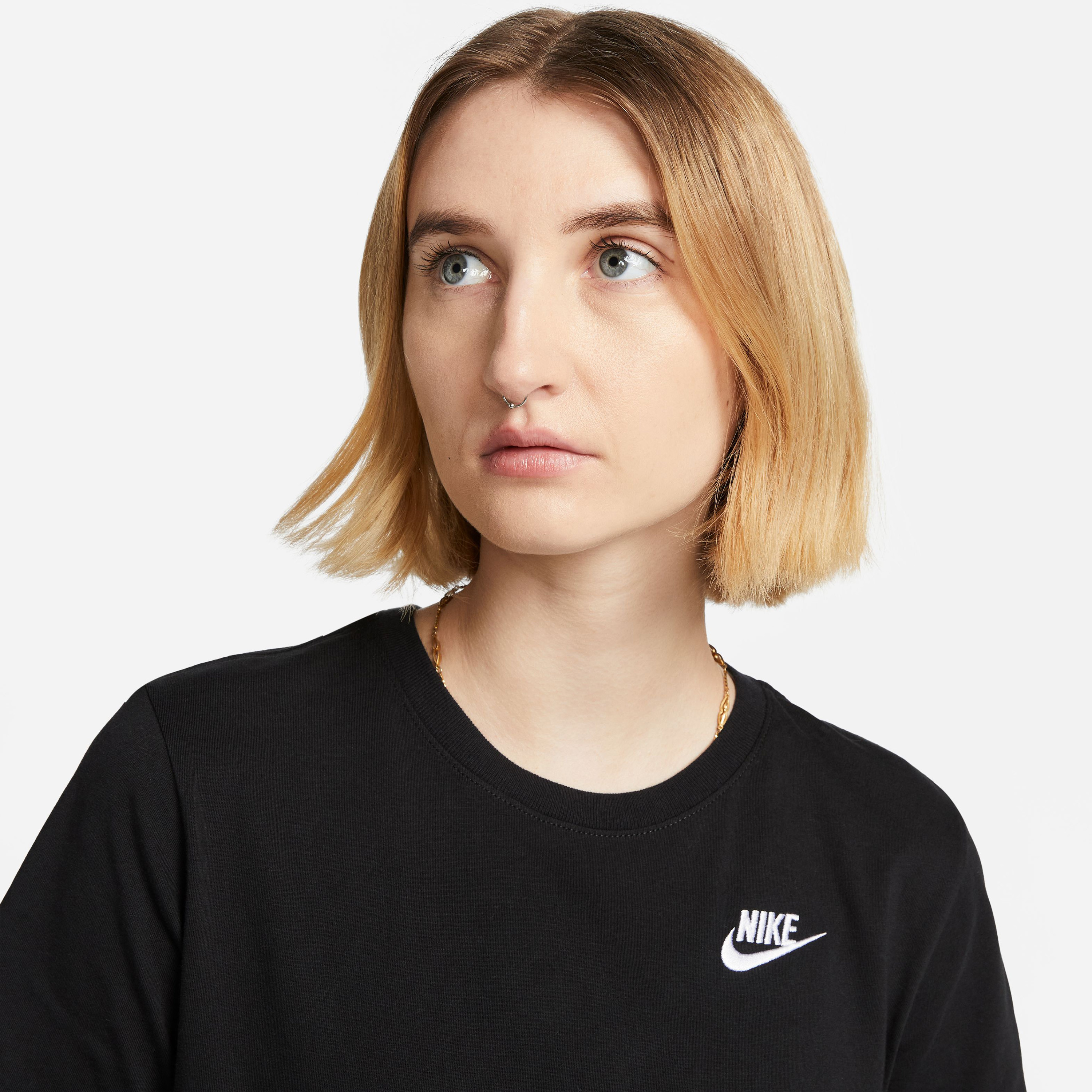 Nike Women's Sportswear Club Essentials T-Shirt NKDX7902 | OE-women-clothing-sportswearandactivewear-tshirtsandvests-image-4