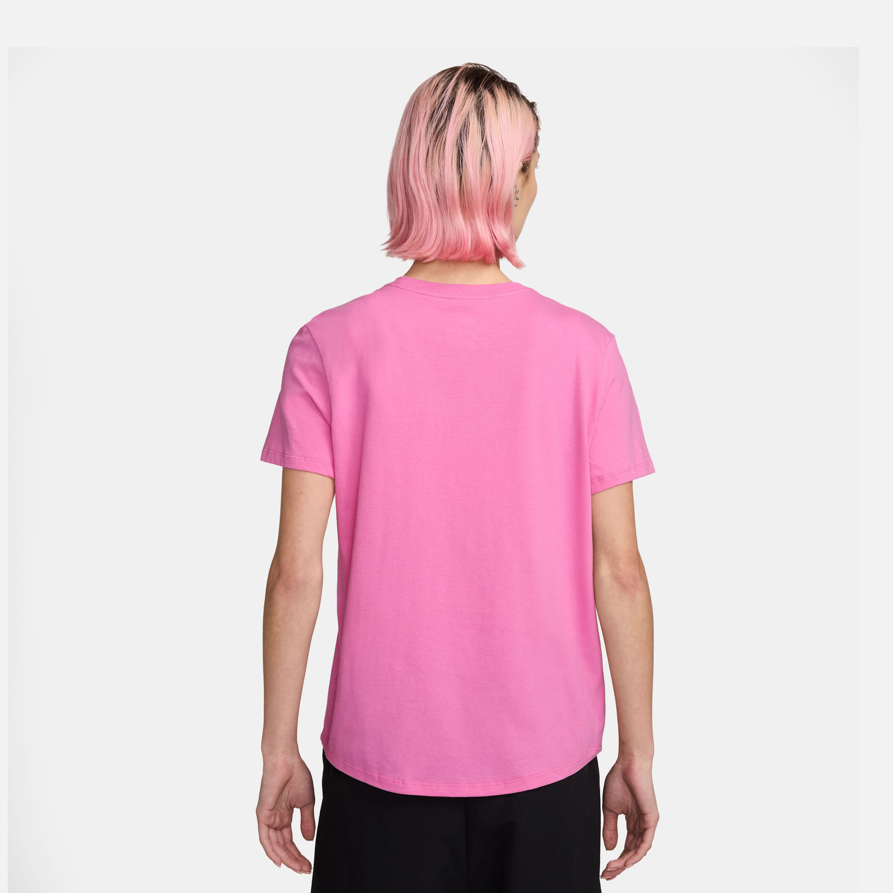 نايكي- تيشيرت نسائي أساسيات سبورتسوير كلوب NKDX7902 | OE-sports-women-clothing-tshirtsandvests-image-16