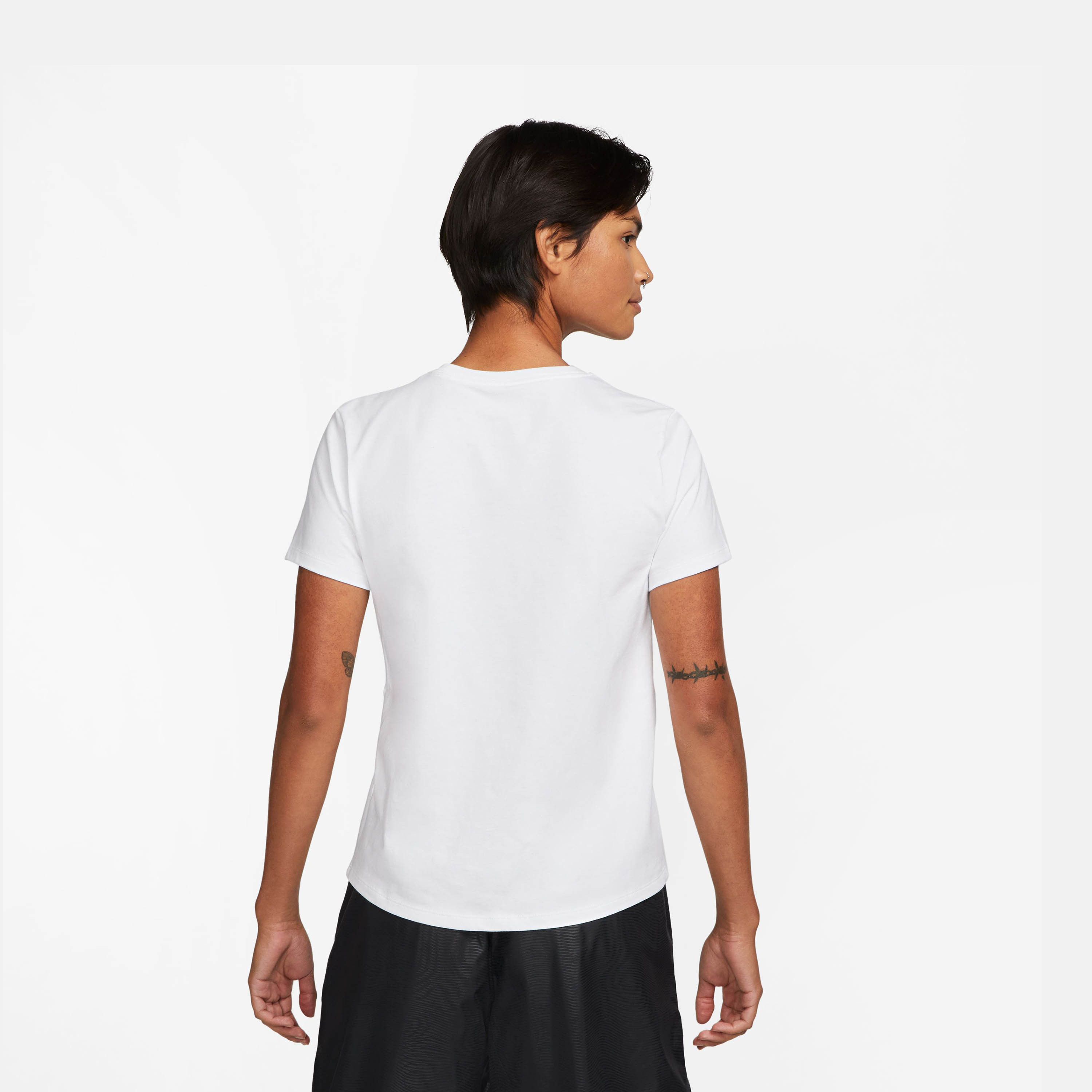 نايكي- تيشيرت رياضي نسائي أساسيات بشعار NKDX7906 | OE-sports-women-clothing-tshirtsandvests-image-14