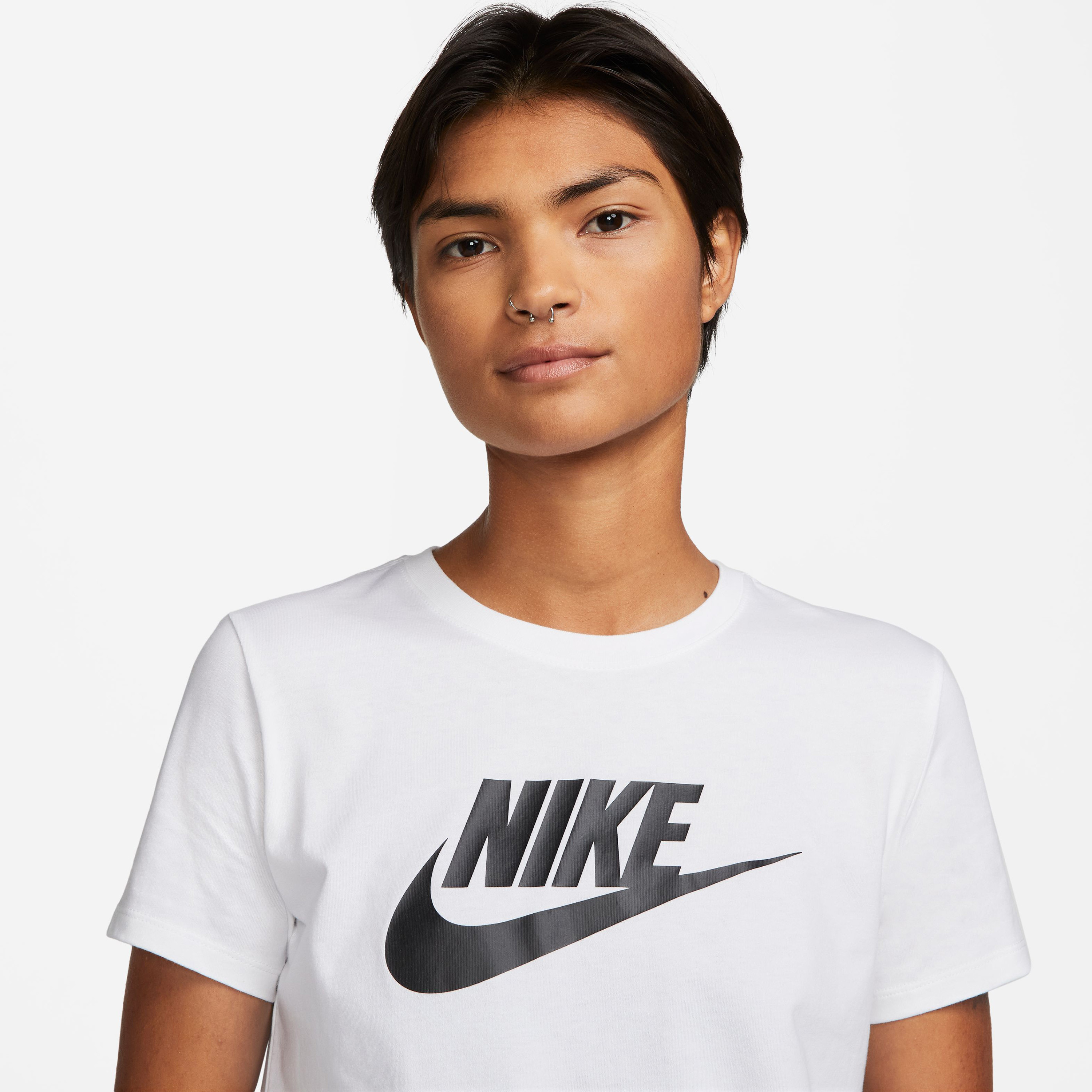 Nike Women's Sportswear Essentials Logo T-Shirt NKDX7906 | OE-sports-women-clothing-tshirtsandvests-image-4