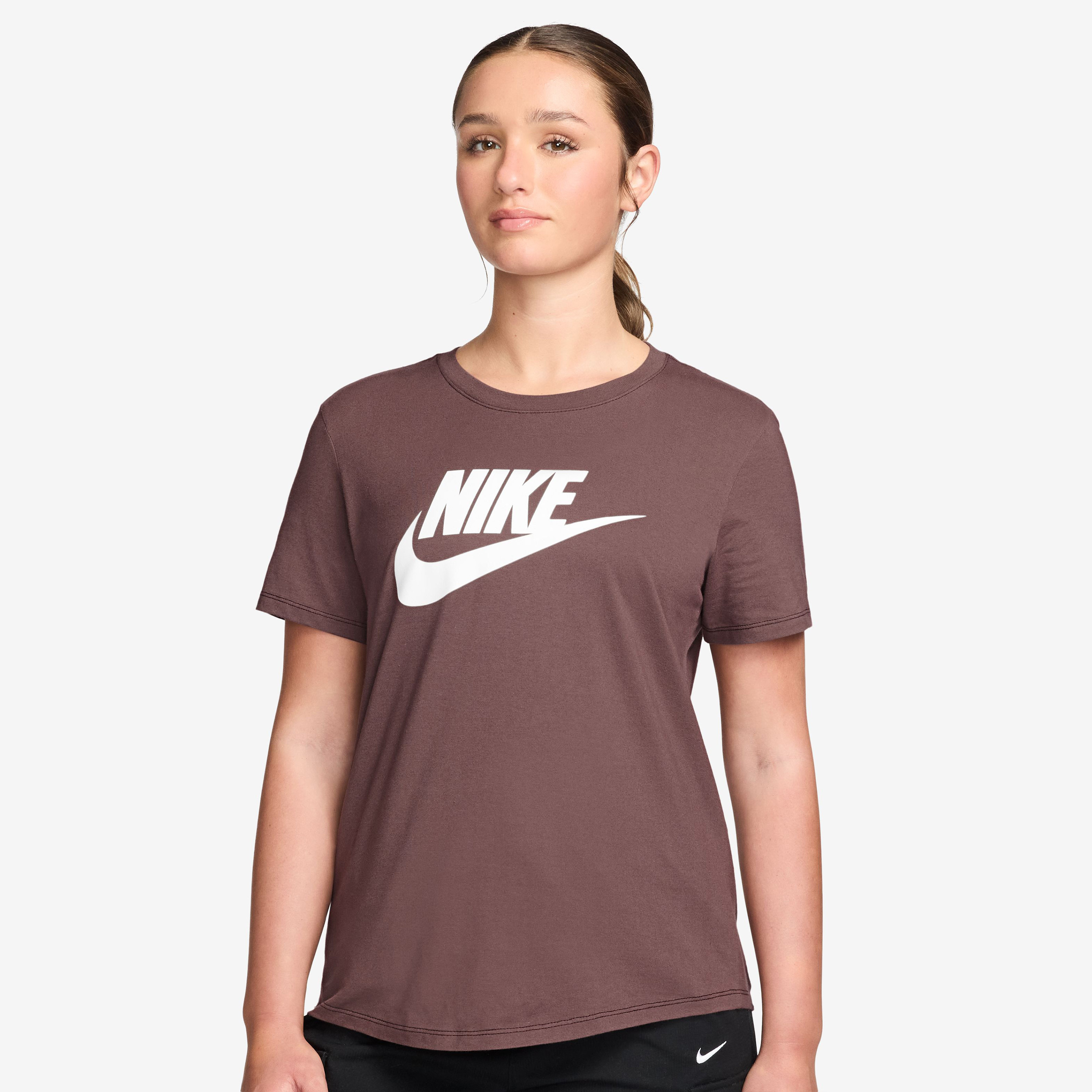 نايكي- تيشيرت رياضي نسائي أساسيات بشعار NKDX7906 | OE-sports-women-clothing-tshirtsandvests-image-1