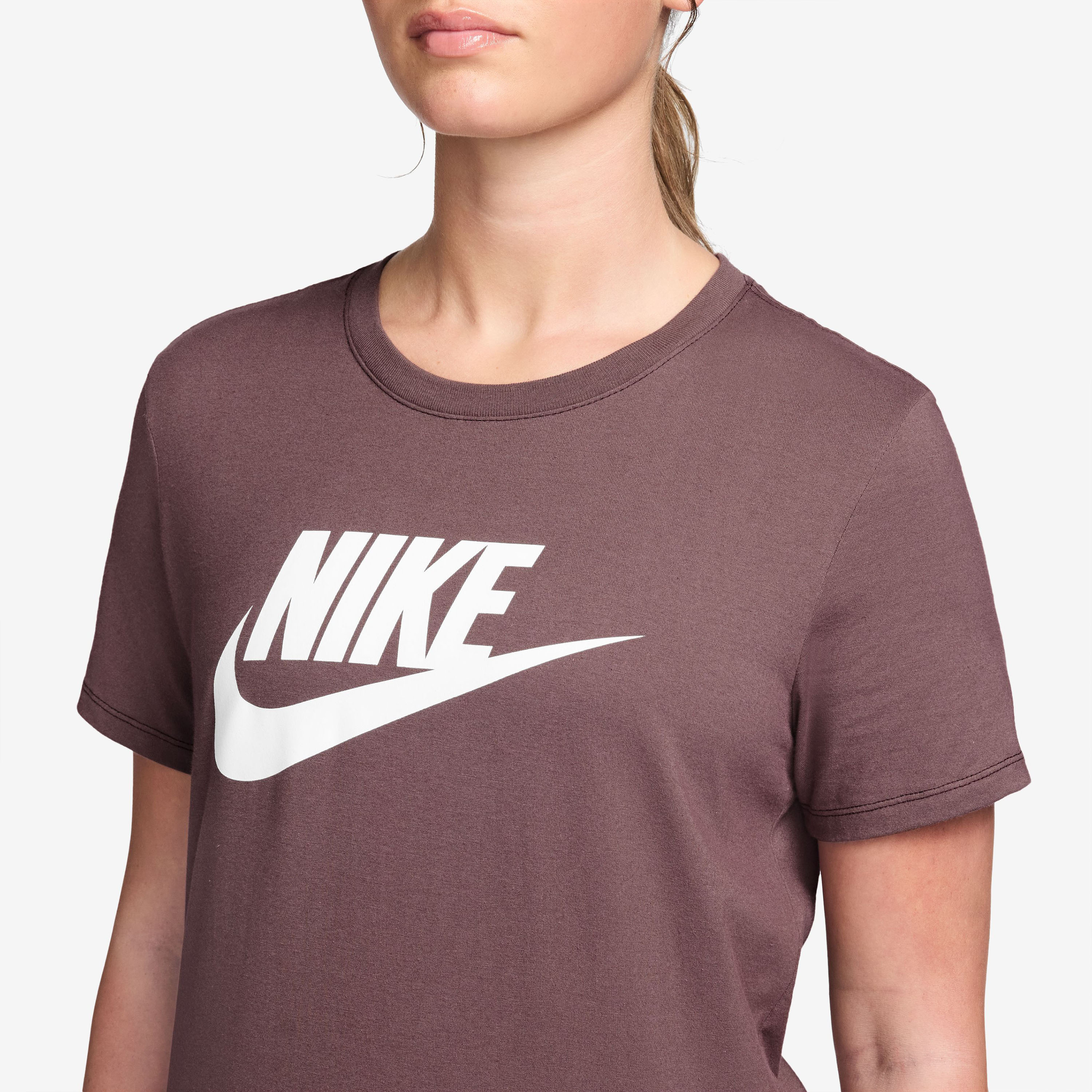 نايكي- تيشيرت رياضي نسائي أساسيات بشعار NKDX7906 | OE-sports-women-clothing-tshirtsandvests-image-34