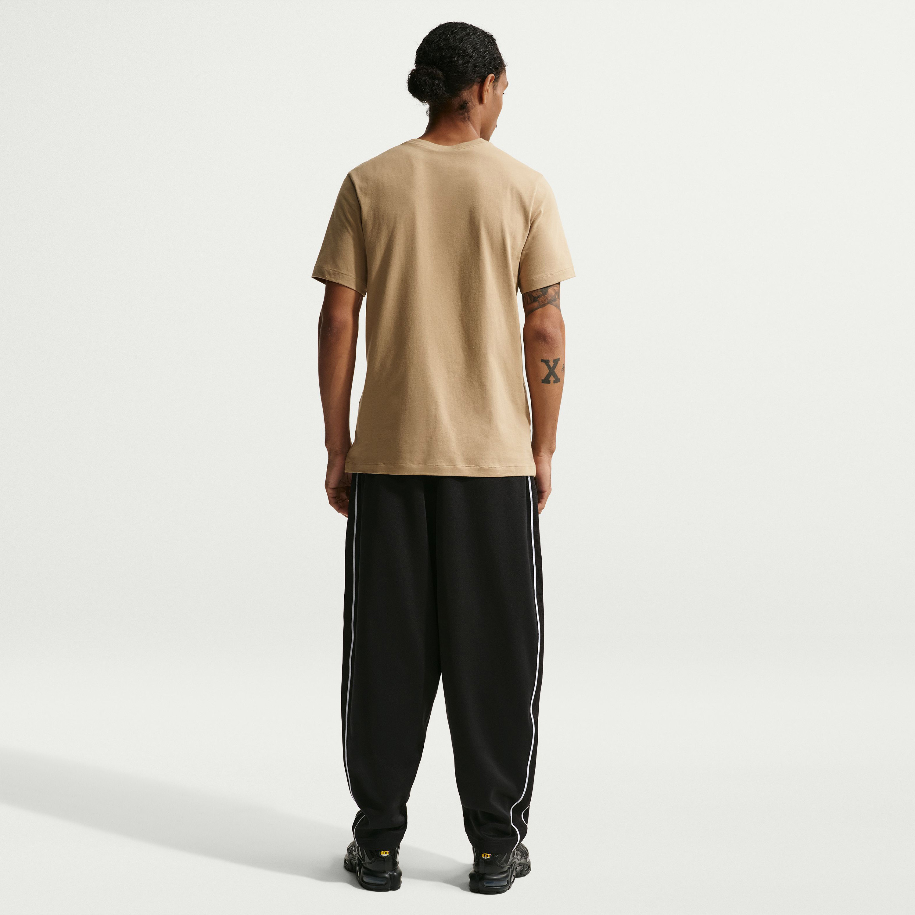 نايكي- تي شيرت رياضي للرجال NKDZ2989 | OE-men-clothing-sportswearandactivewear-tshirtsandpolos-image-12