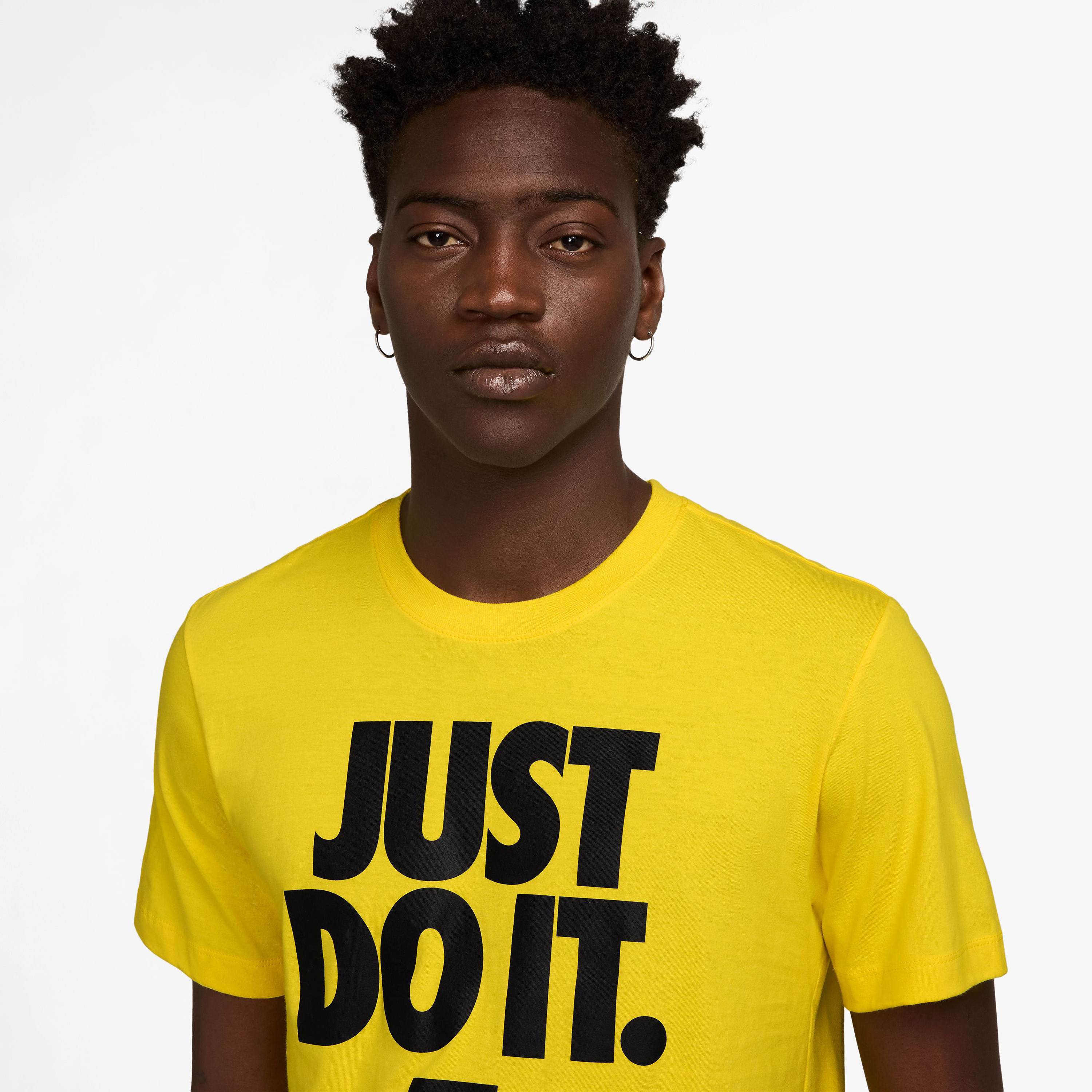 Nike Men's Sportswear T-Shirt NKDZ2989 | OE-men-clothing-sportswearandactivewear-tshirtsandpolos-image-3