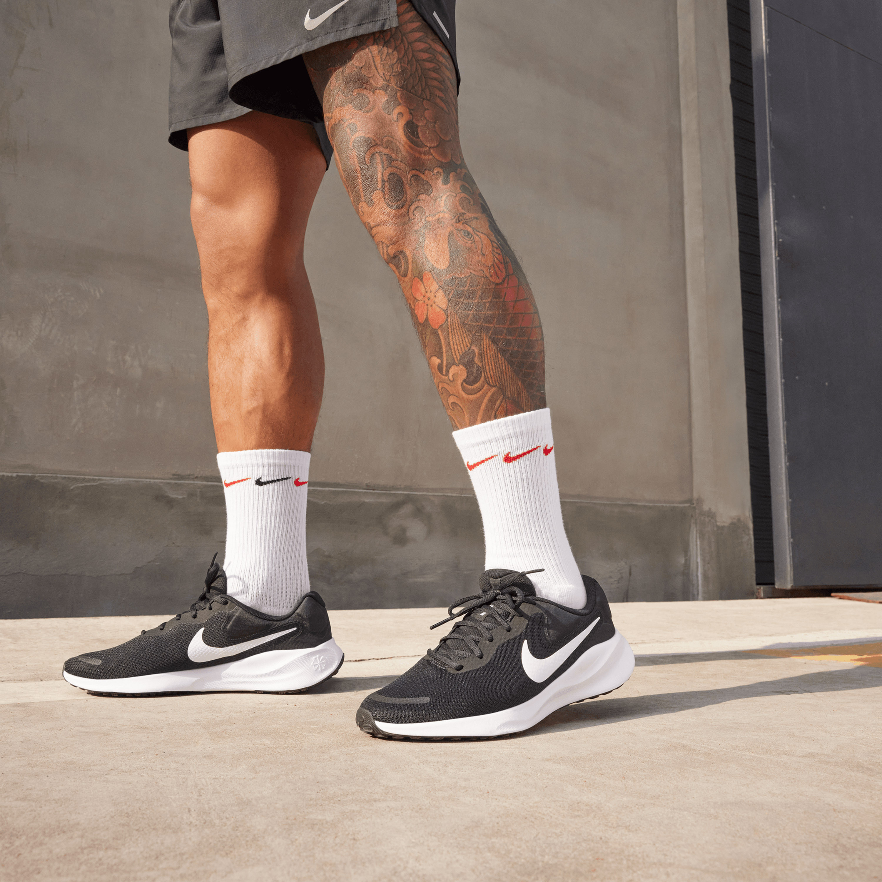 حذاء الجري نايكي ريفولوشن 7 للرجال برباط FB2207 | OE-sports-men-shoes-image-5