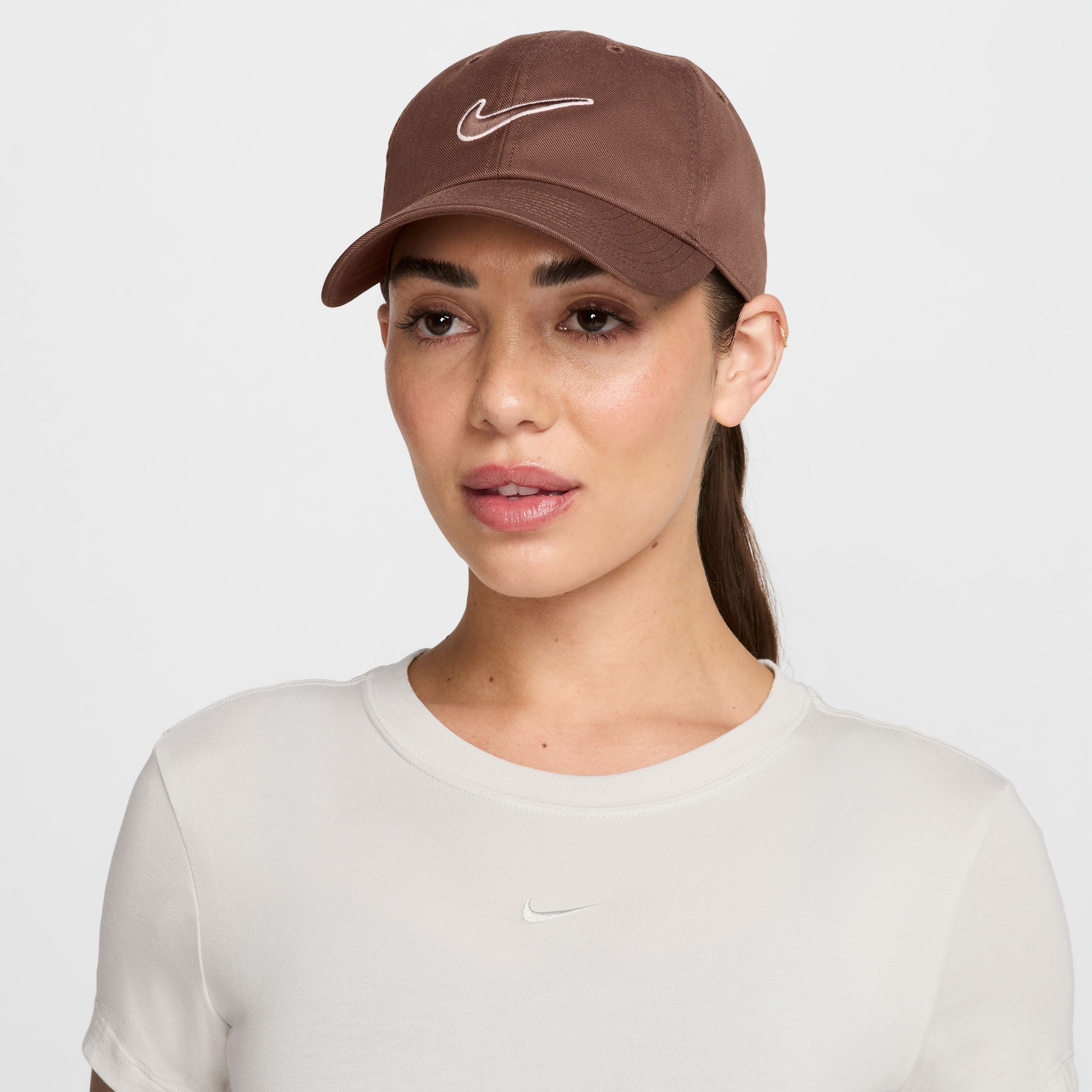 نايكي- قبعة نادي سووش غير مُهيكلة NKFB5369 | OE-women-clothingaccessories-capsandhats-image-6