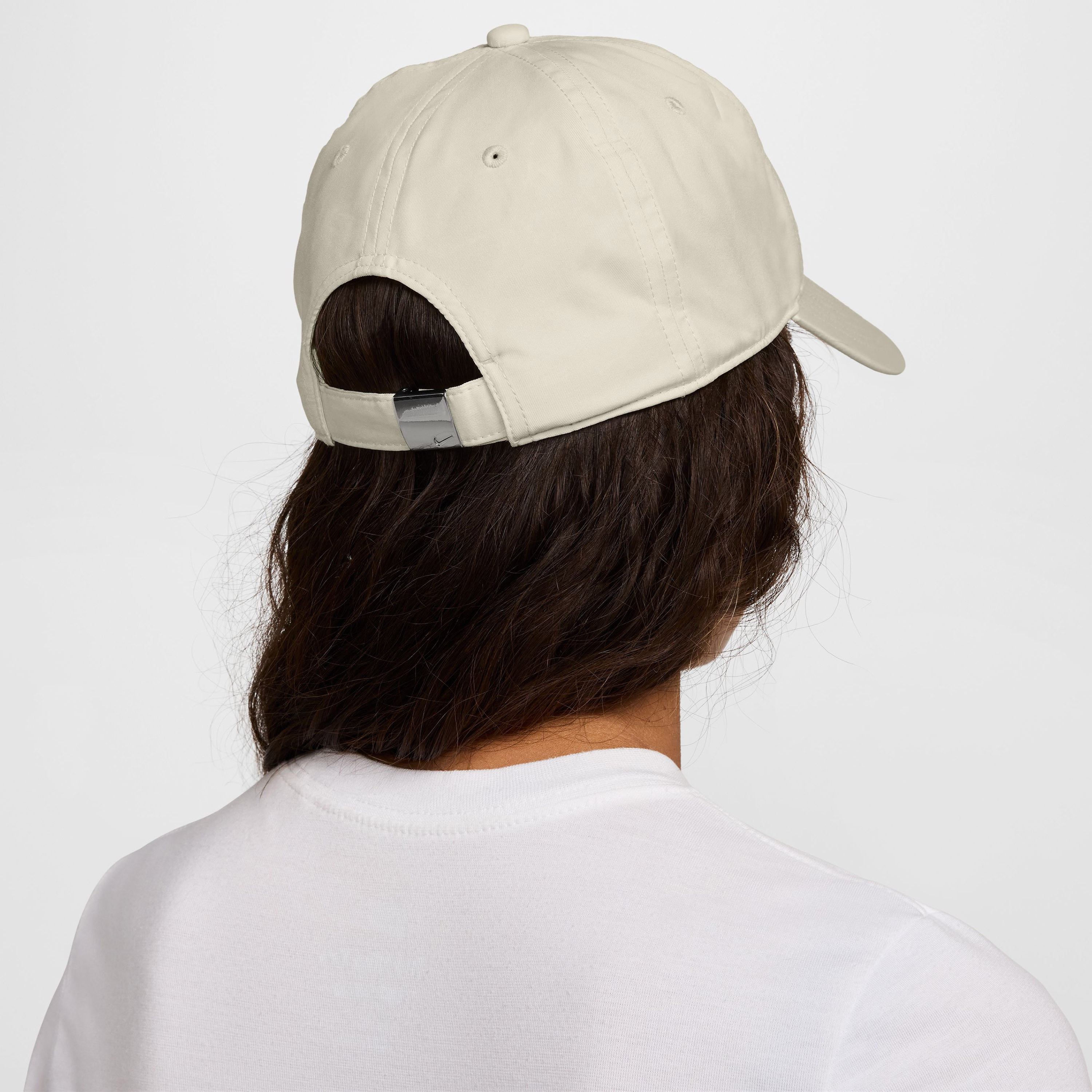 نايكي- قبعة دراي-فت كلوب  شعار معدنية غير المنظمة NKFB5372 | OE-women-clothingaccessories-capsandhats-image-3