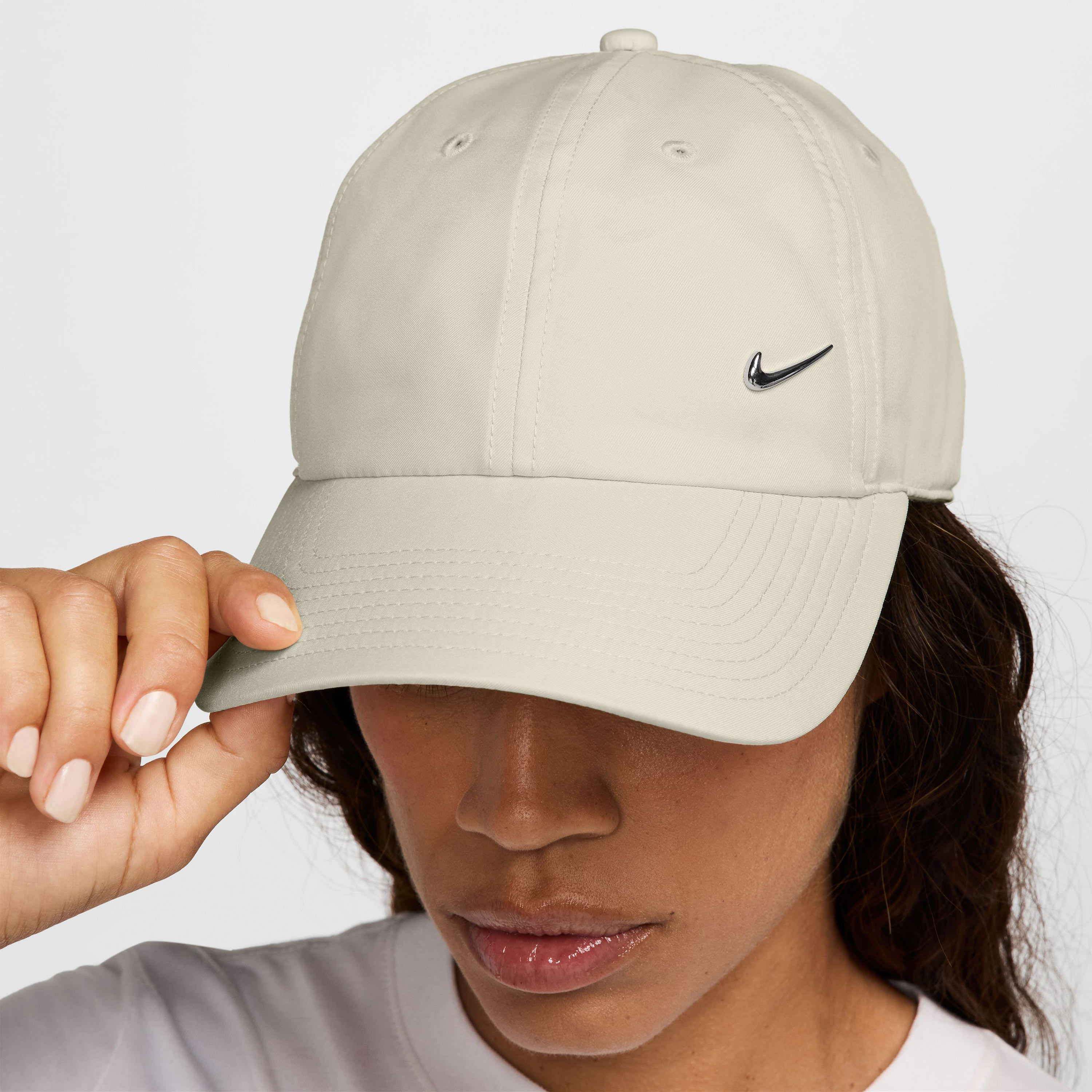 نايكي- قبعة دراي-فت كلوب  شعار معدنية غير المنظمة NKFB5372 | OE-women-clothingaccessories-capsandhats-image-3