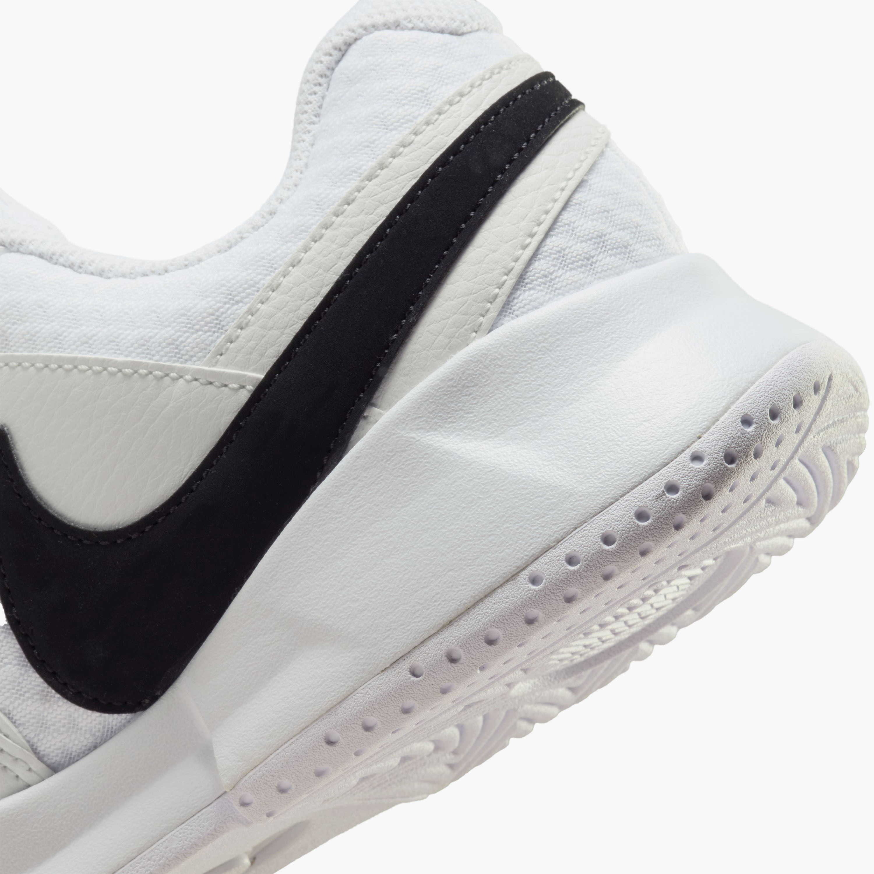 نايكي- حذاء تنس نسائي كورت لايت 4 برباط كاحل منخفض NKFD6575 | OE-sports-women-shoes-image-9