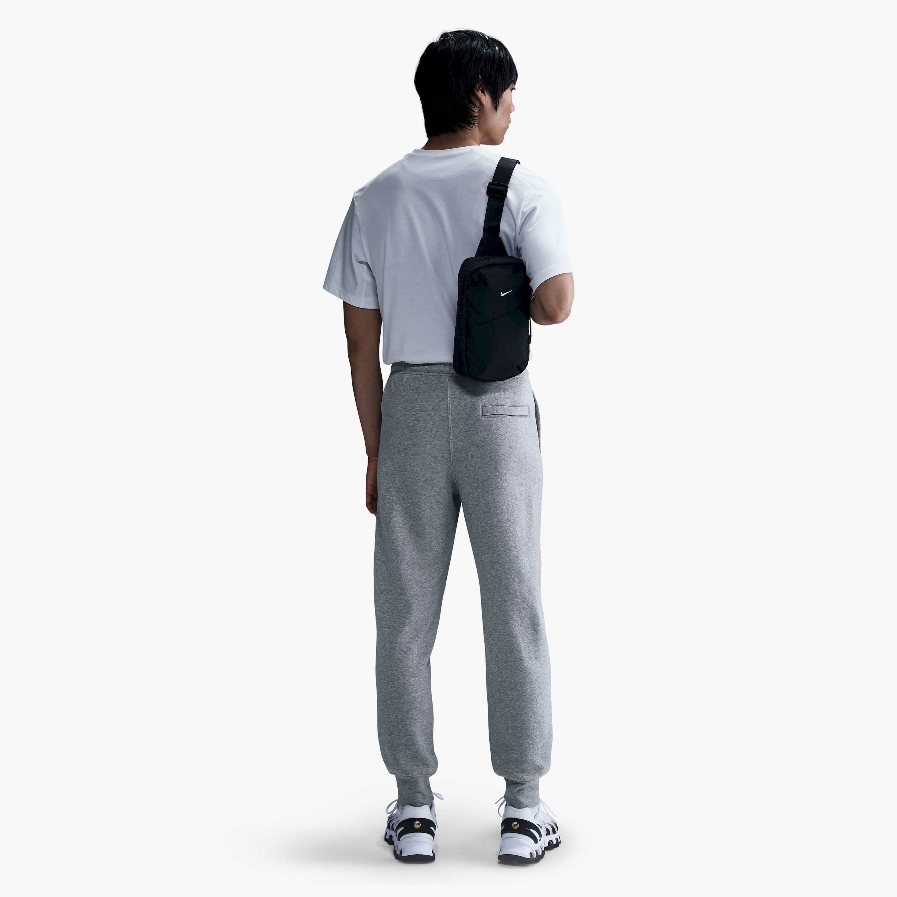 نايكي- بنطال رياضي رجالي NKFN3787 | OE-men-clothing-sportswearandactivewear-bottoms-joggers-image-3