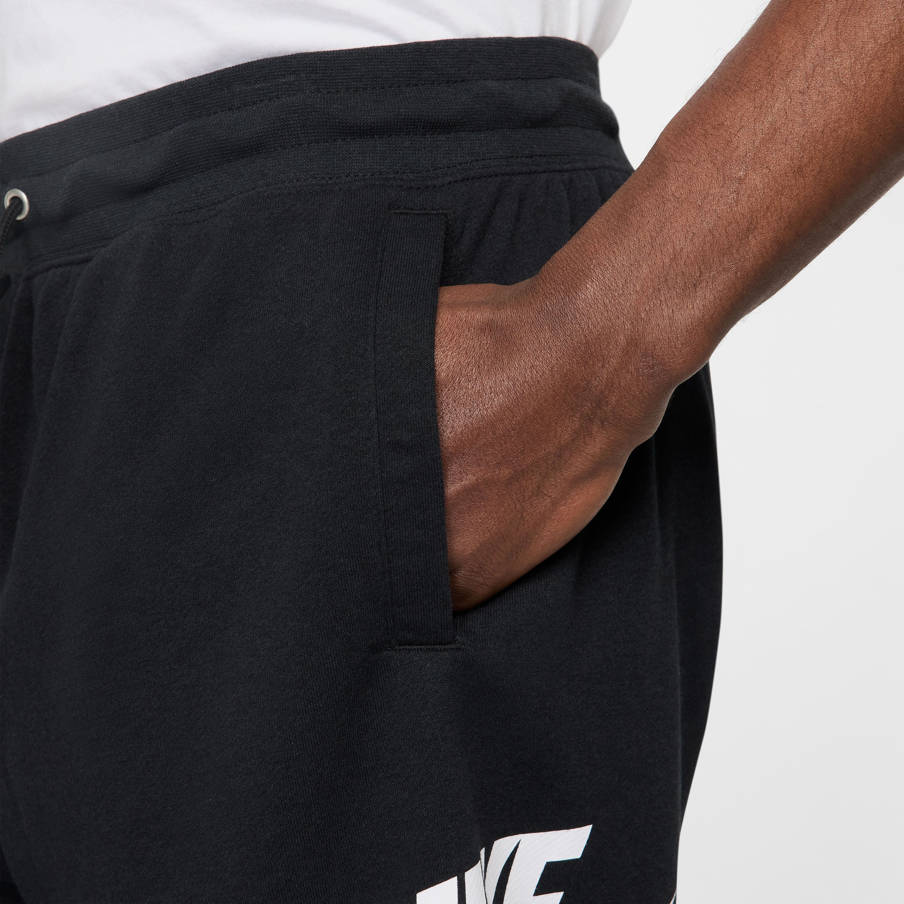 نايكي- شورت كلوب رجالي قماش تيري الفرنسي NKFQ4950 | OE-men-clothing-bottoms-shorts-image-6