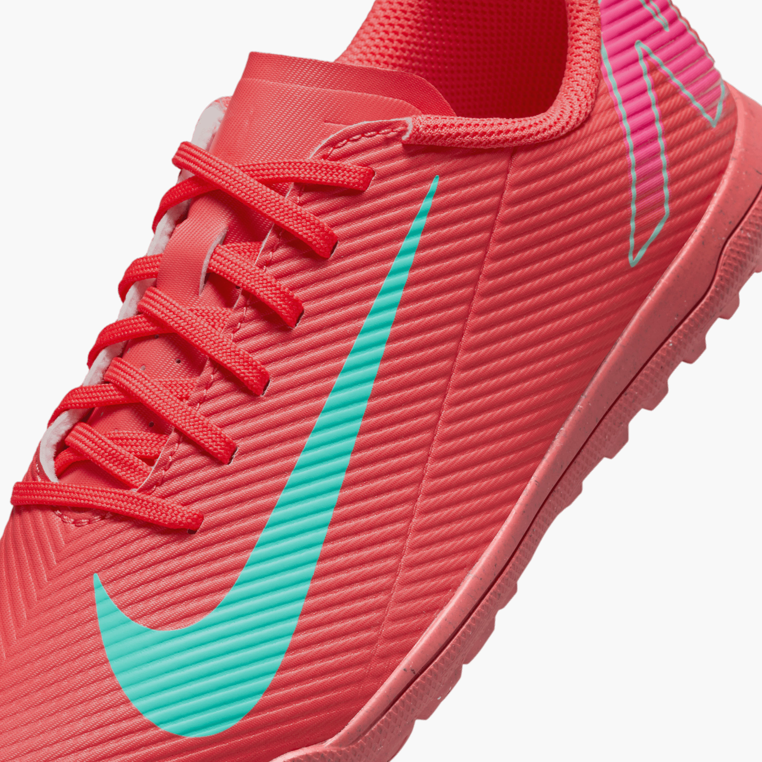 حذاء كرة قدم بنعل مبطّن ورباط جونيور فابور 16 كلوب تي إف للأولاد من نايك-sports-boys-shoes-image-7